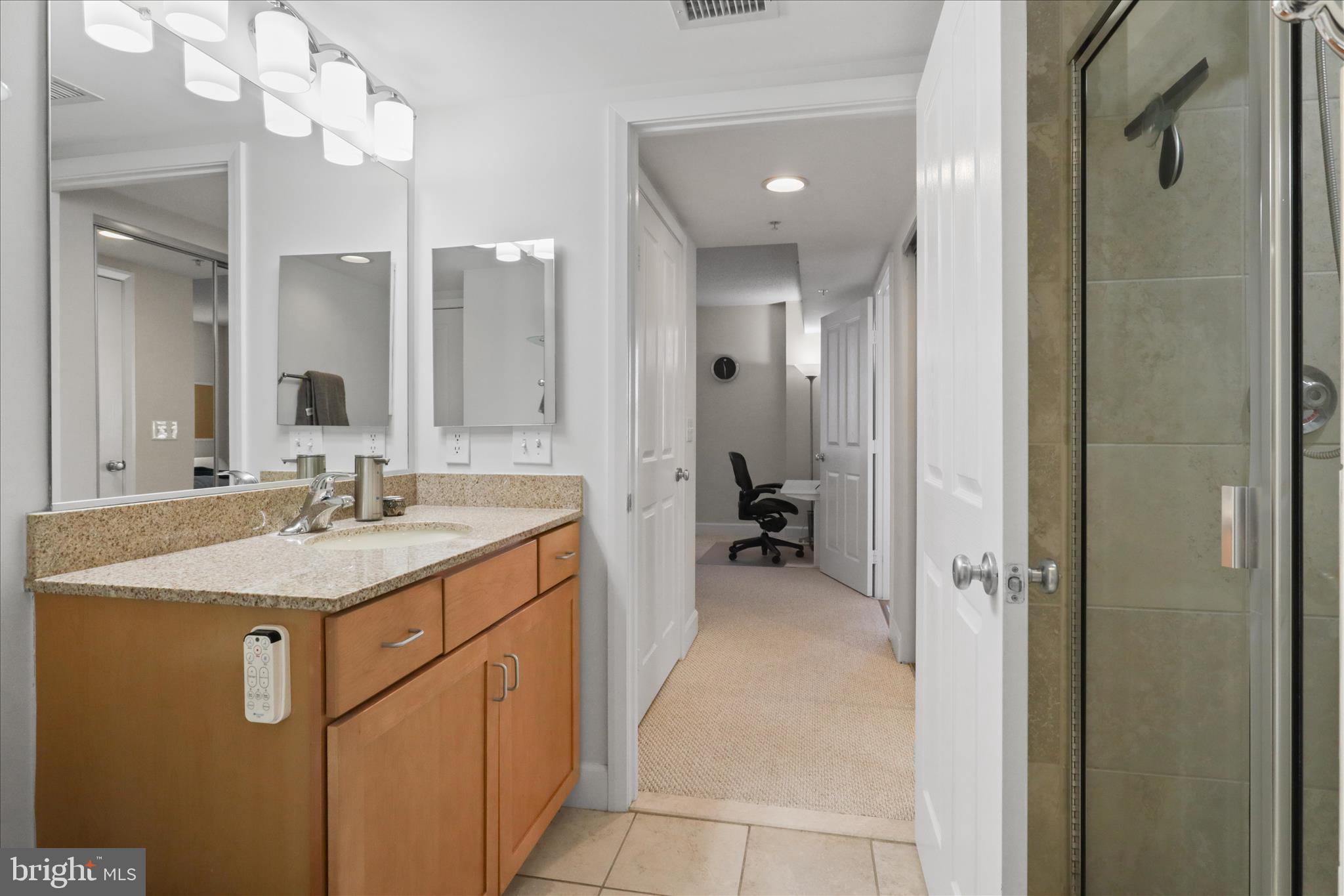 STATION SQUARE - Residential Lease