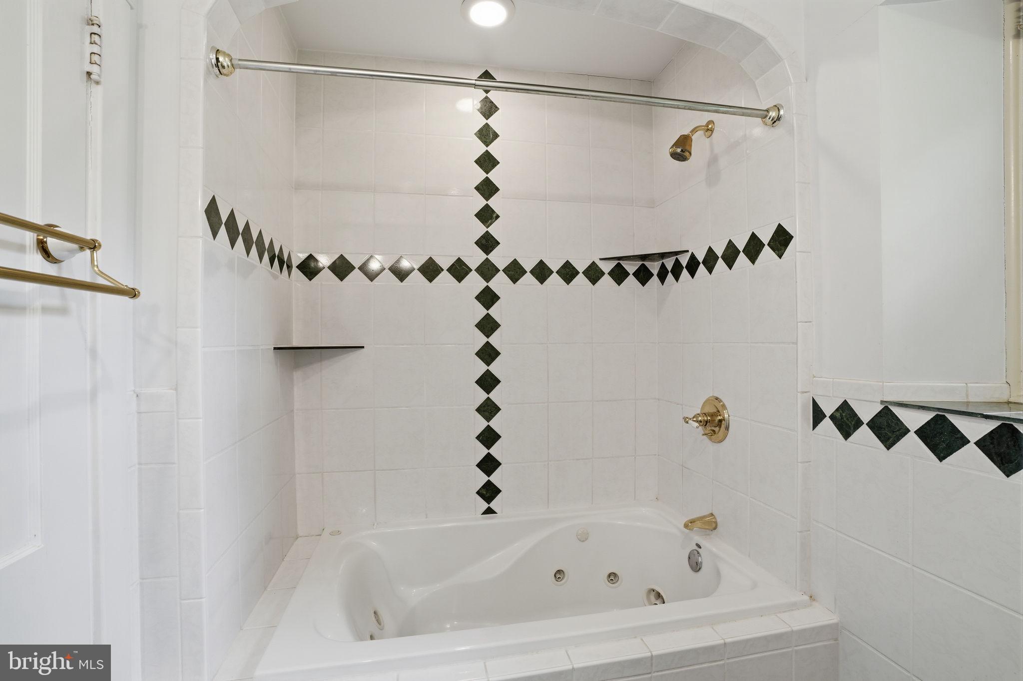 CHADDS FORD - Residential