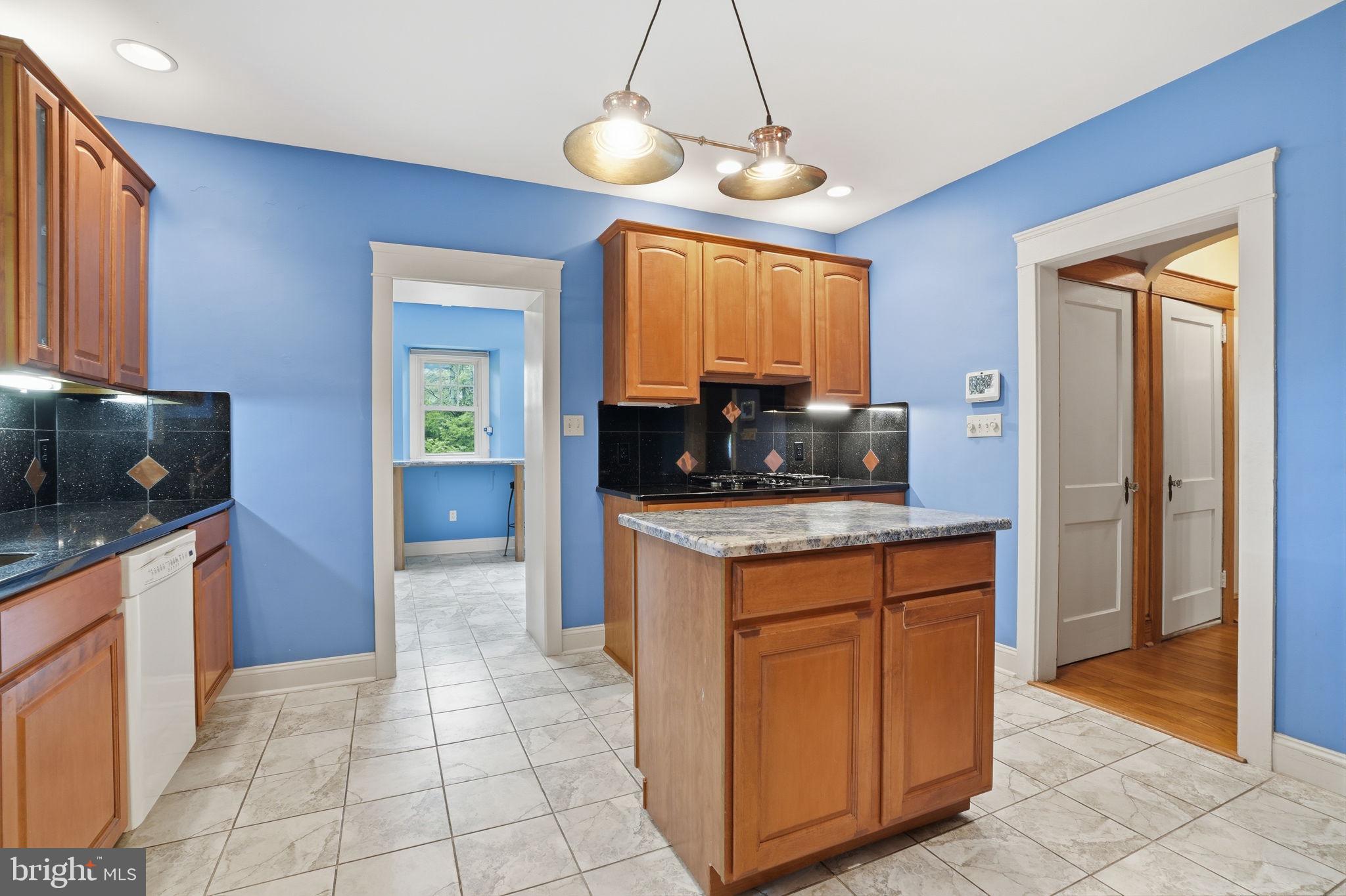 CHADDS FORD - Residential