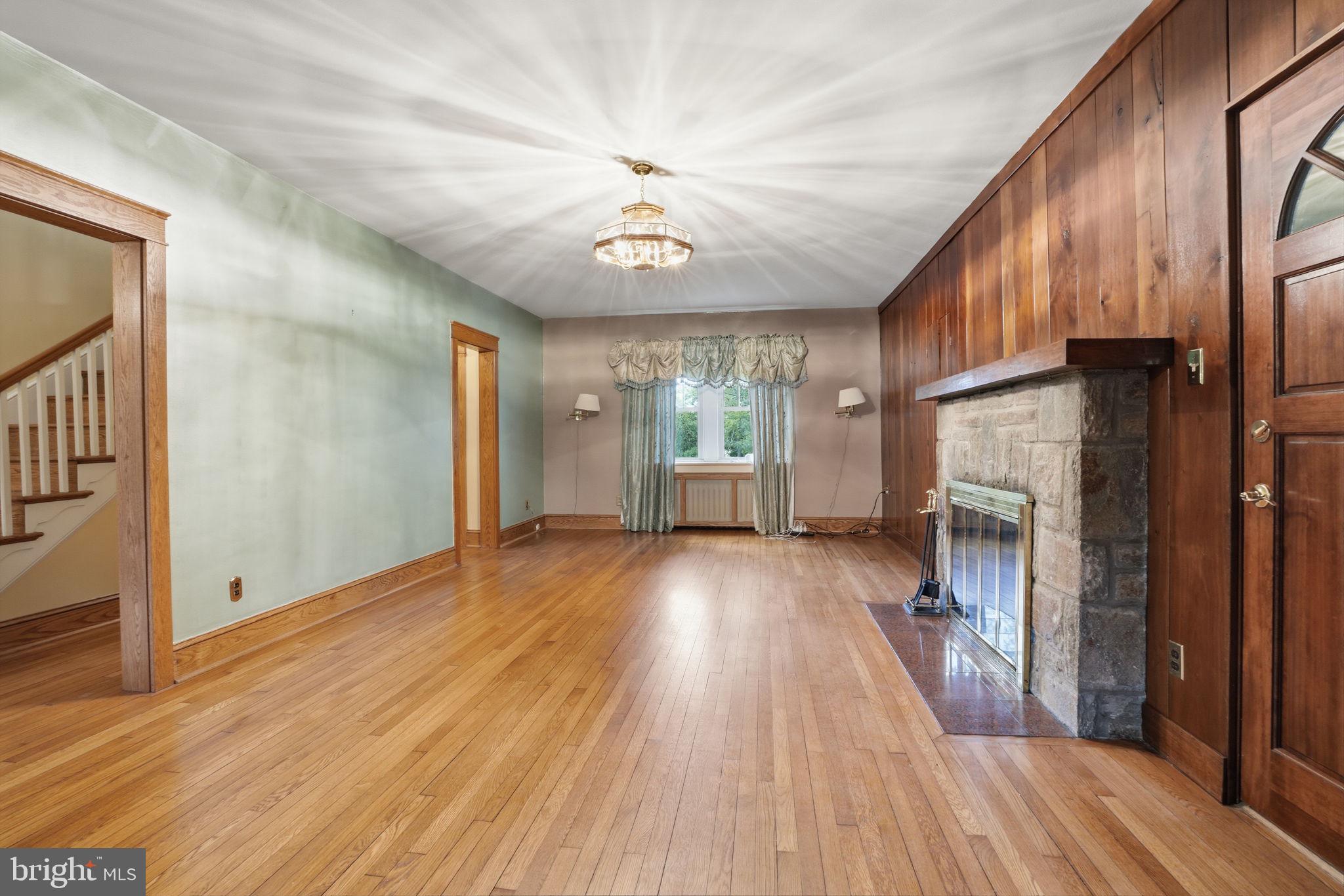 CHADDS FORD - Residential