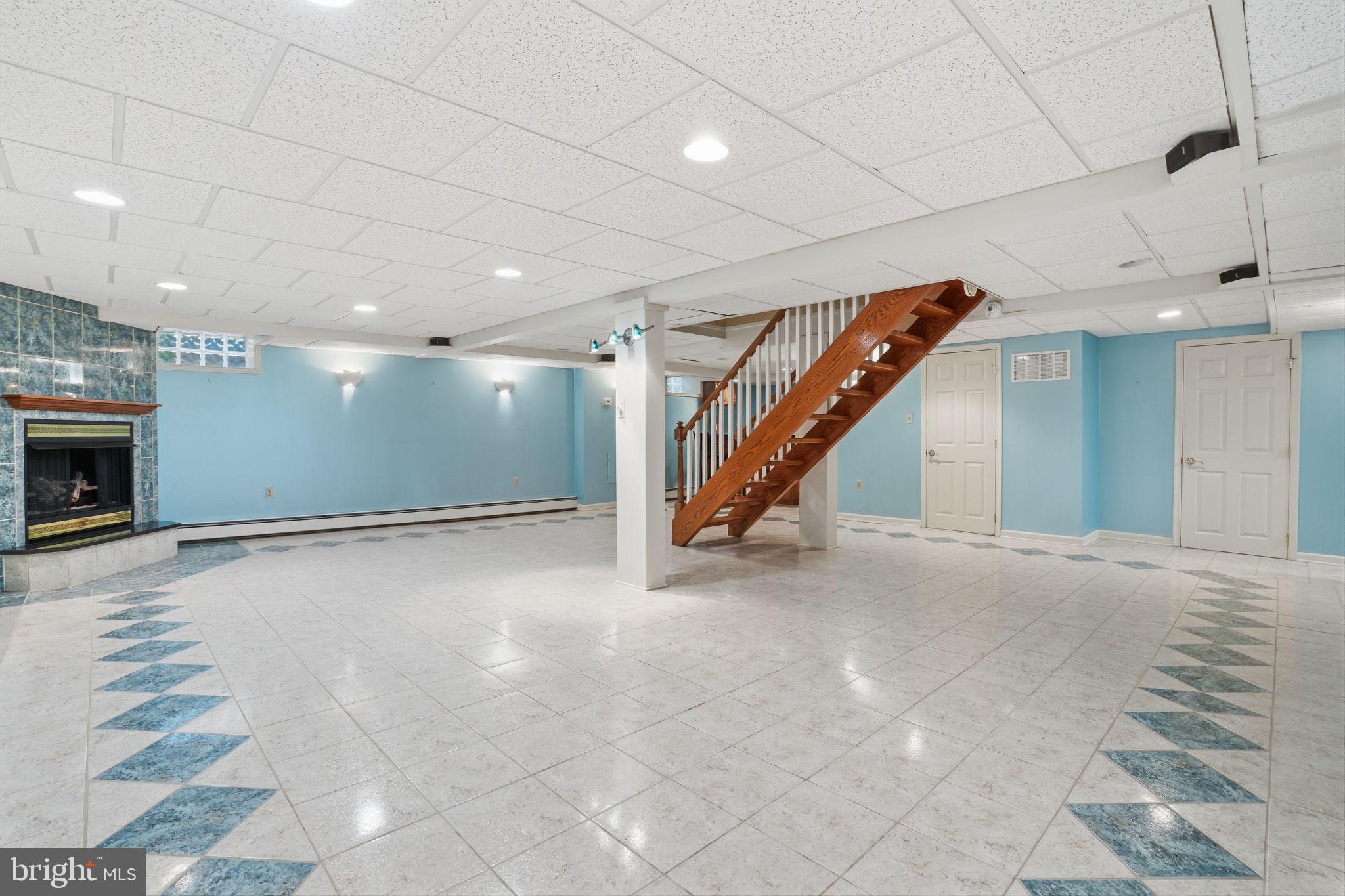 CHADDS FORD - Residential
