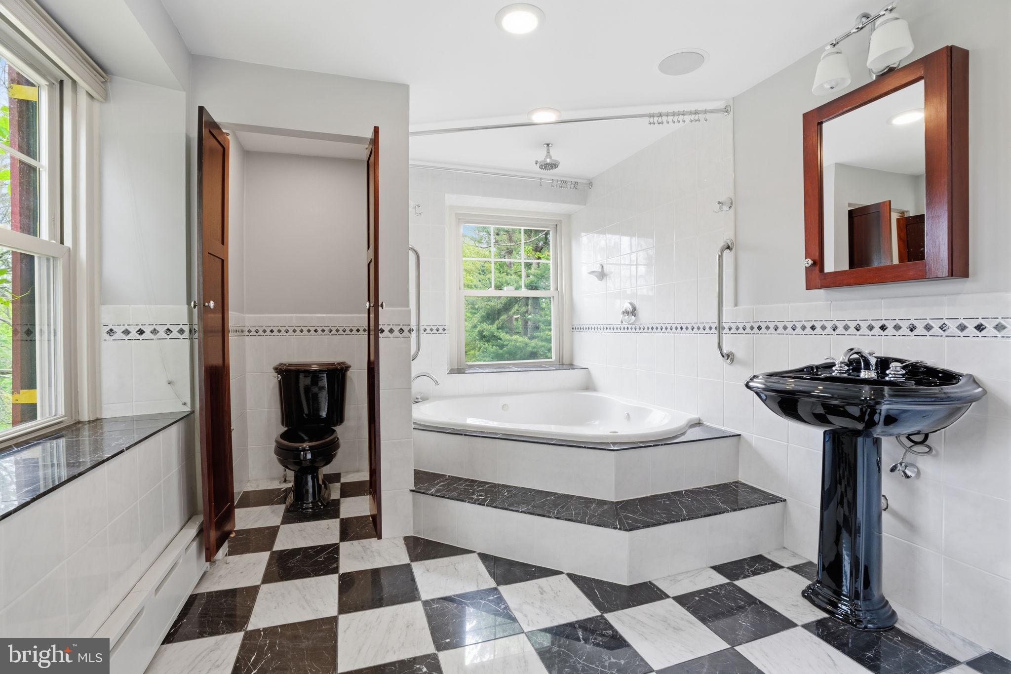 CHADDS FORD - Residential