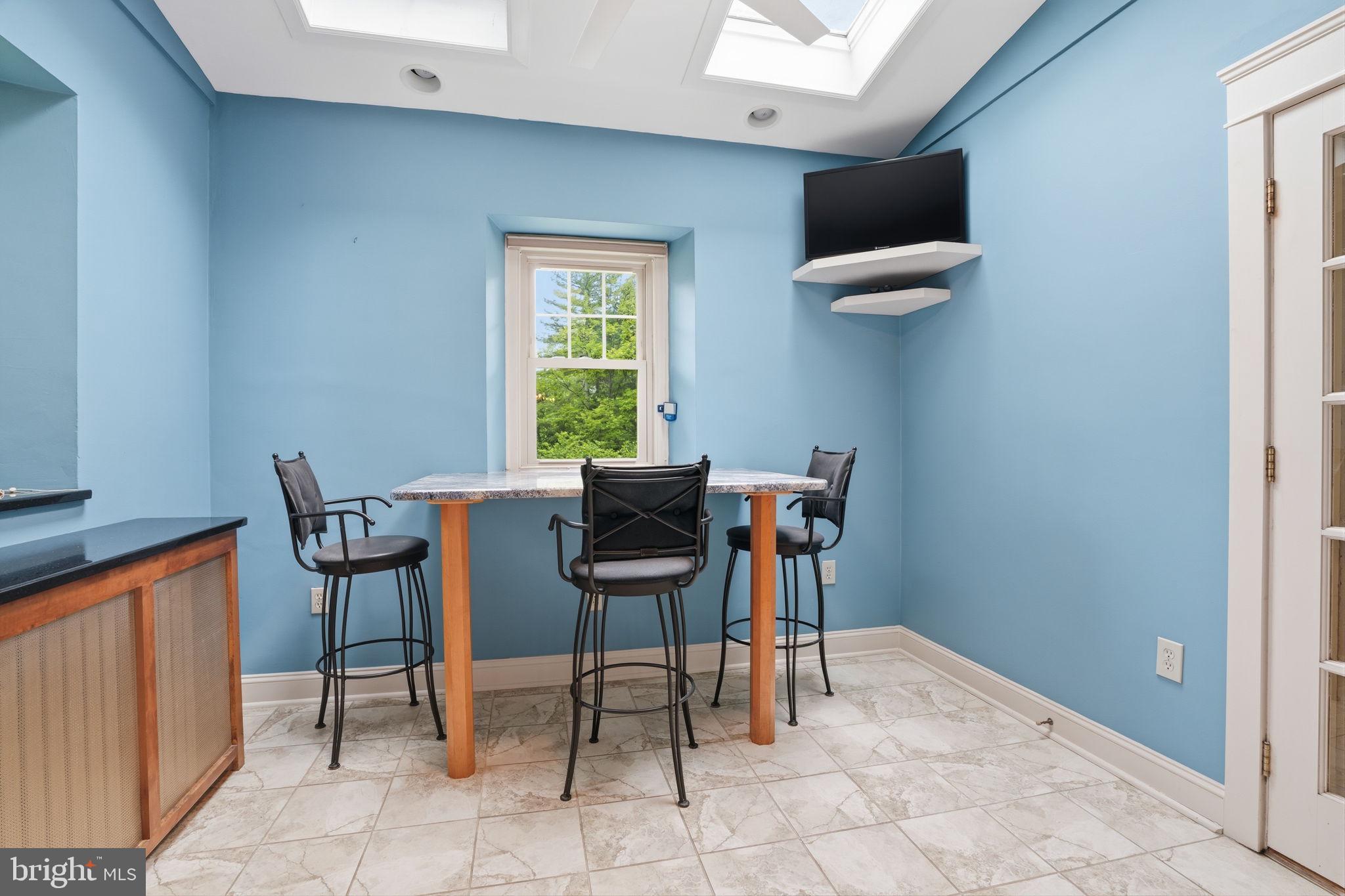 CHADDS FORD - Residential