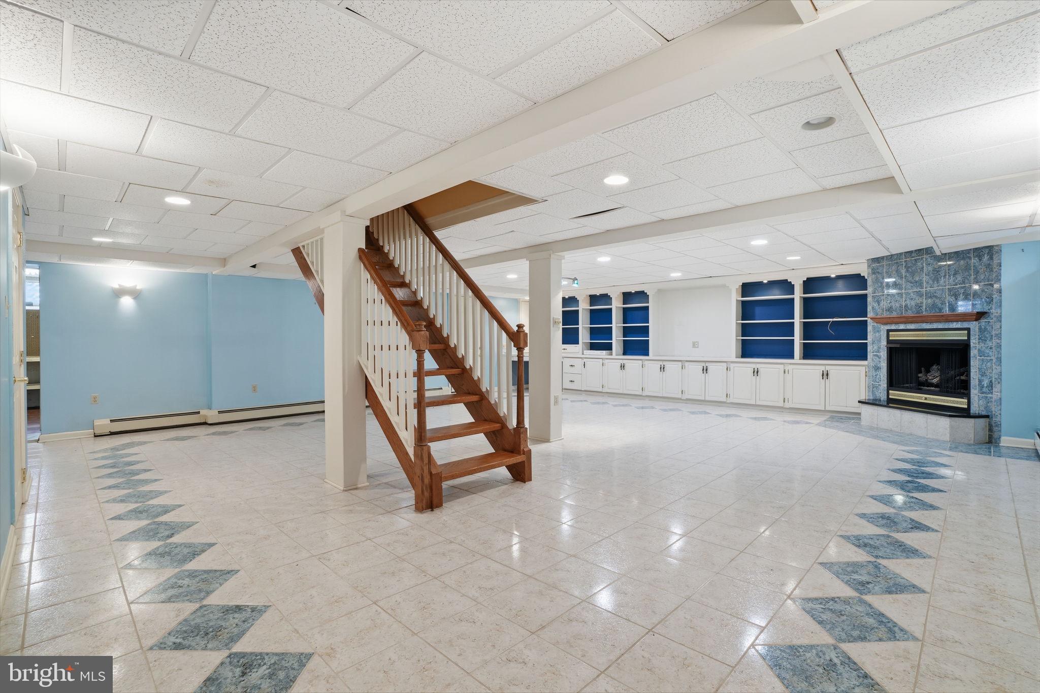CHADDS FORD - Residential
