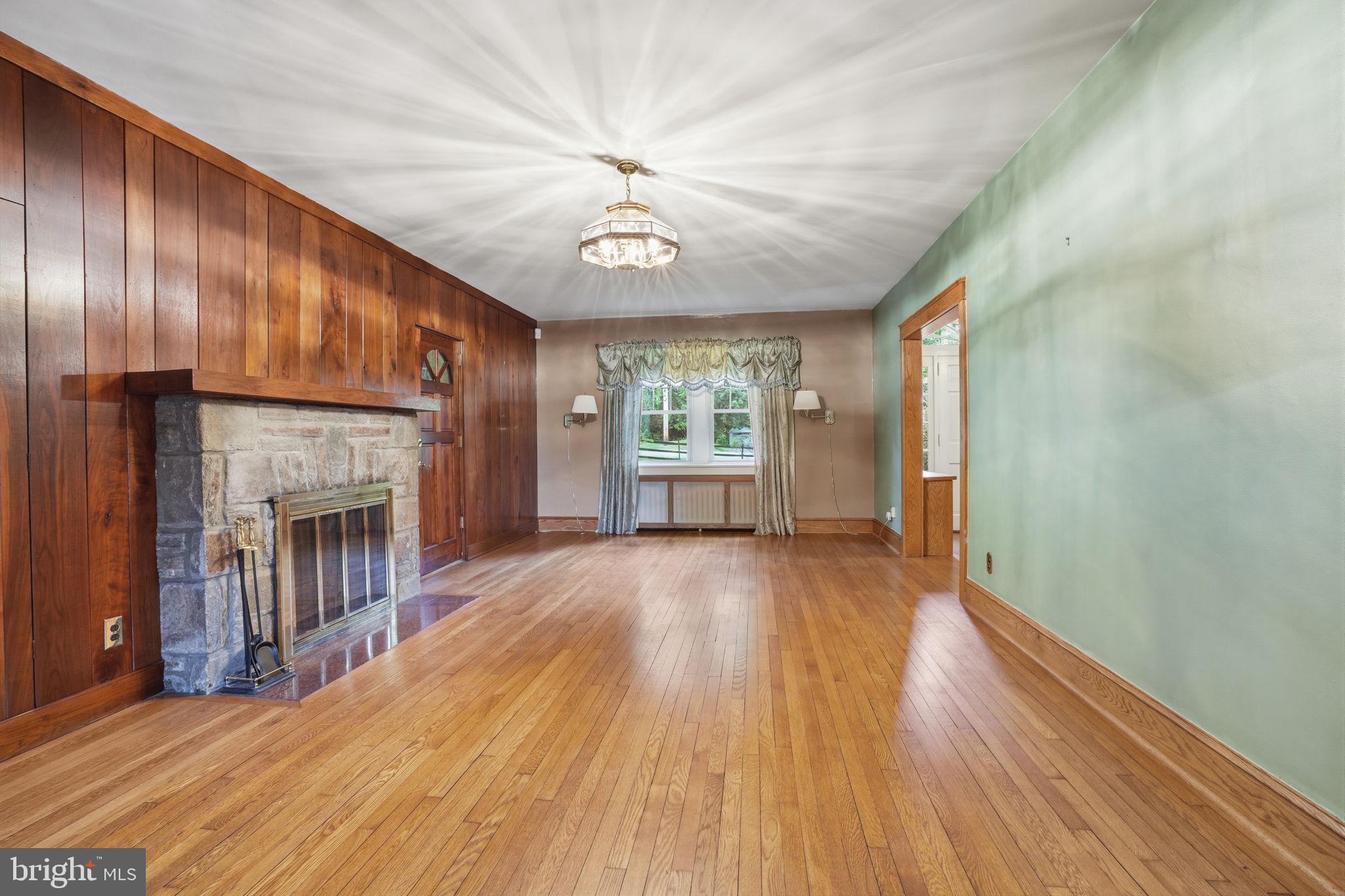 CHADDS FORD - Residential