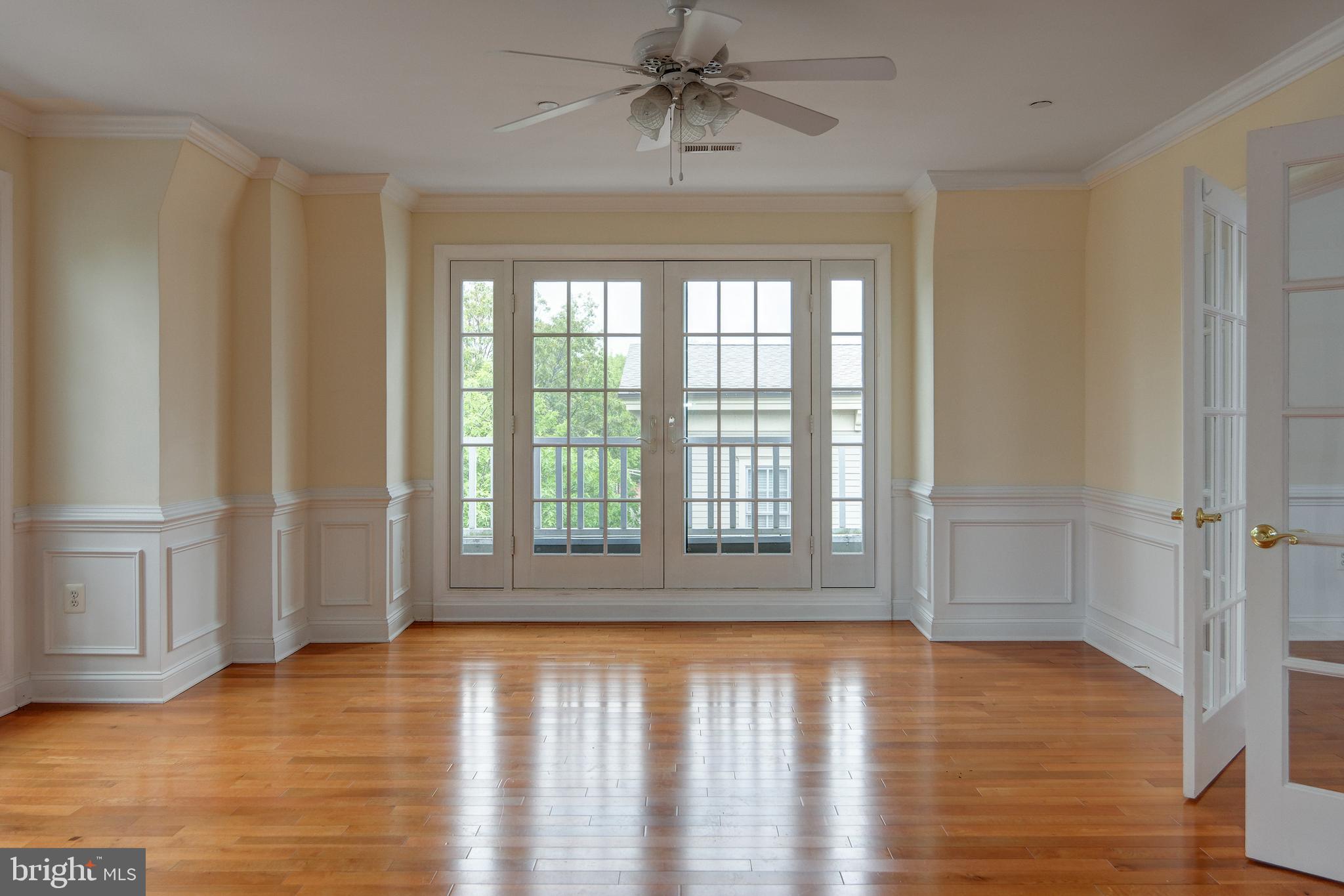 30 KINGS COURT 301