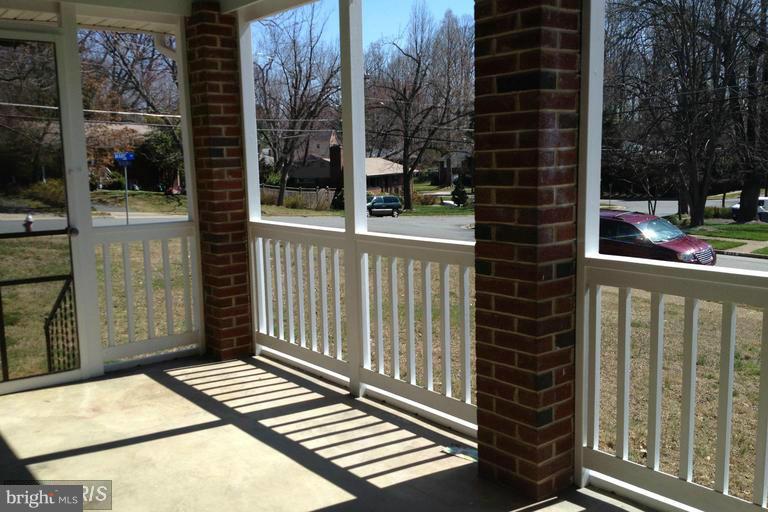 BROYHILL PARK - Residential Lease