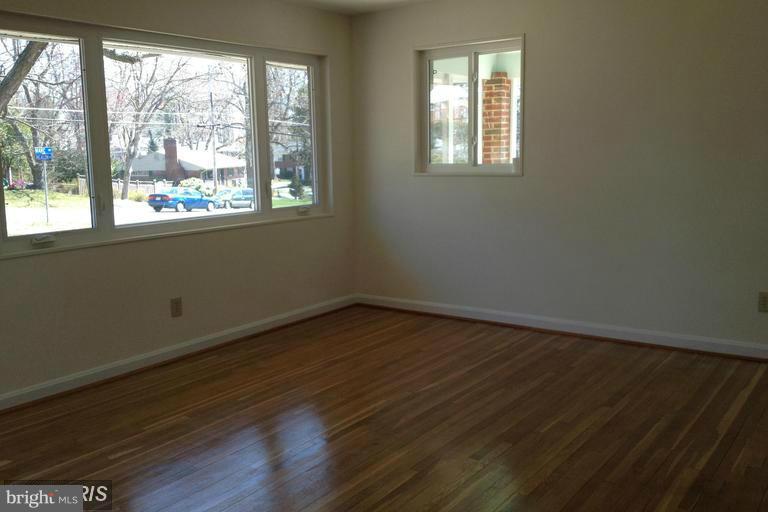 BROYHILL PARK - Residential Lease