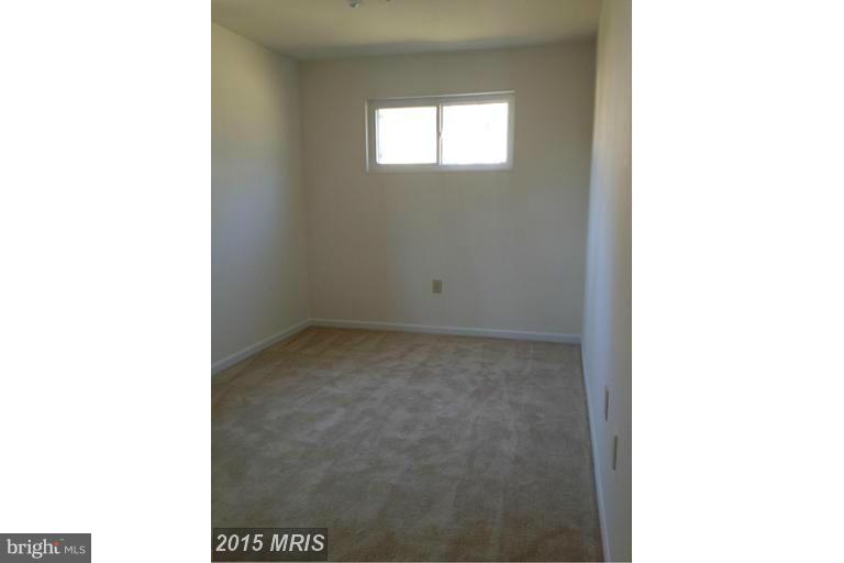 BROYHILL PARK - Residential Lease