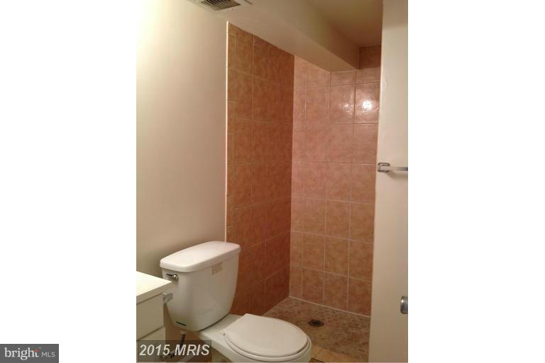 BROYHILL PARK - Residential Lease