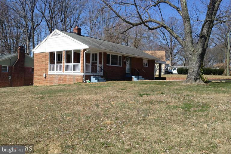 BROYHILL PARK - Residential Lease