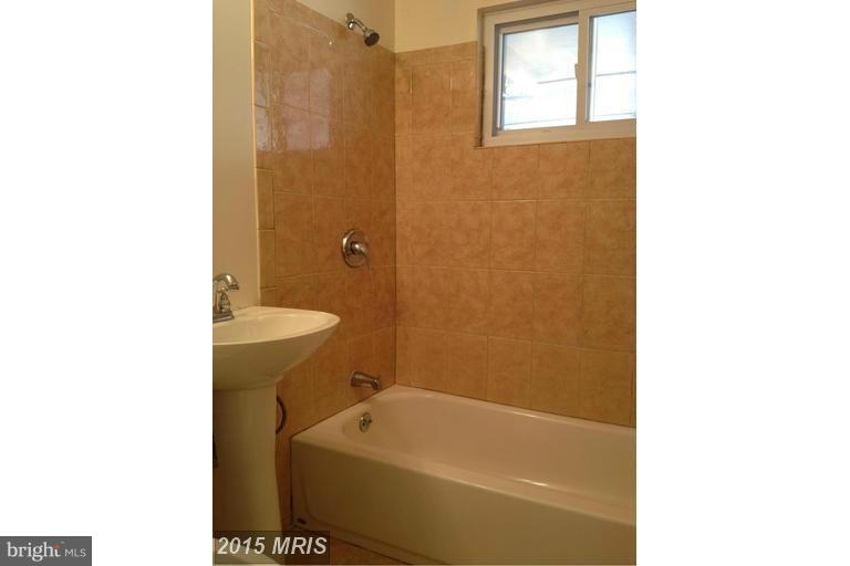 BROYHILL PARK - Residential Lease