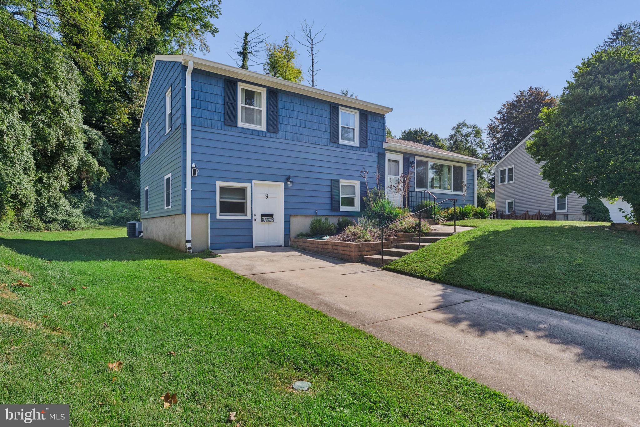 9 N HILLTOP ROAD