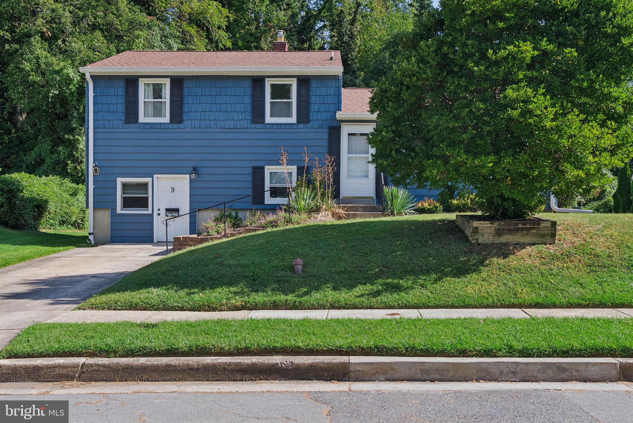 9 N HILLTOP ROAD
