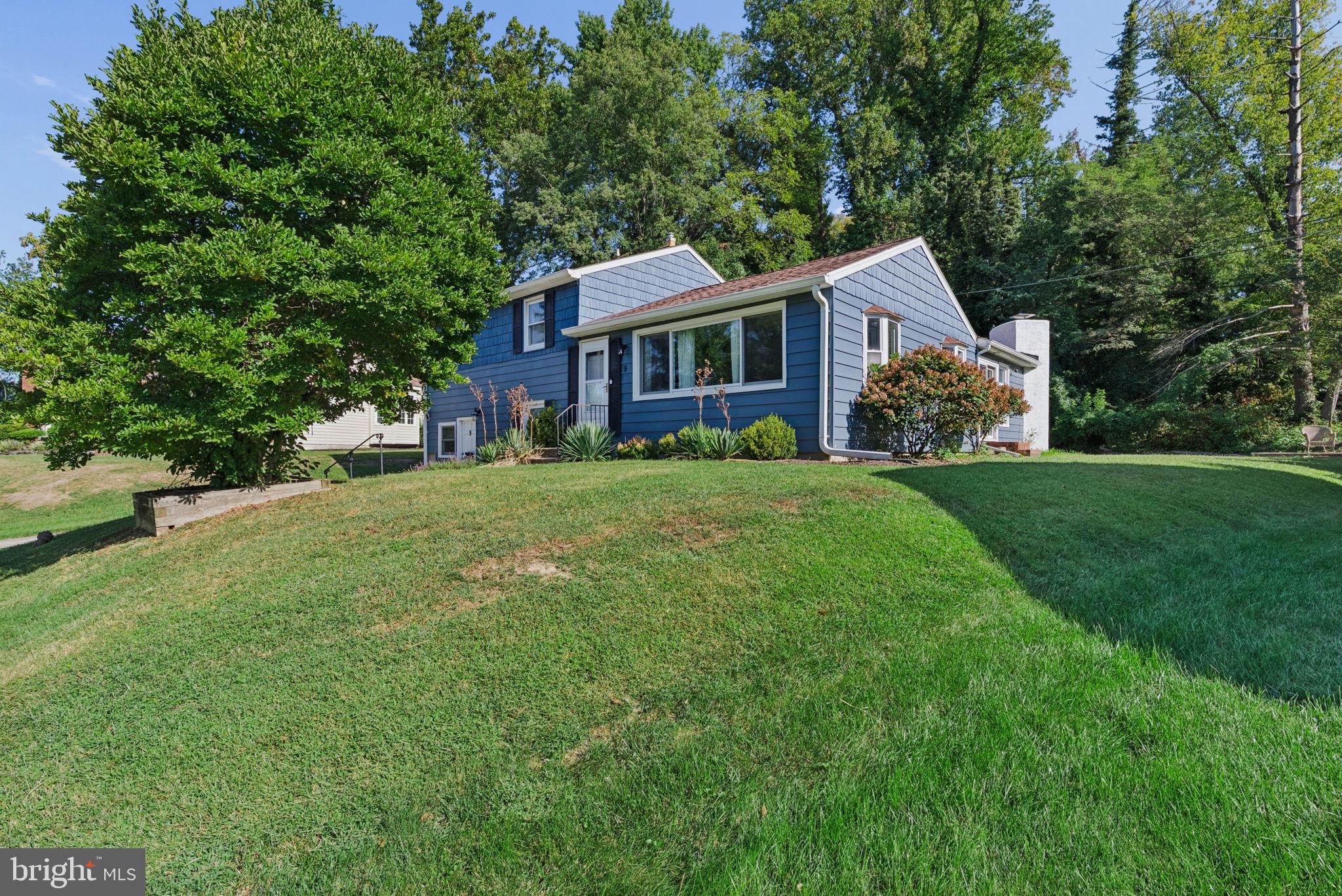 9 N HILLTOP ROAD