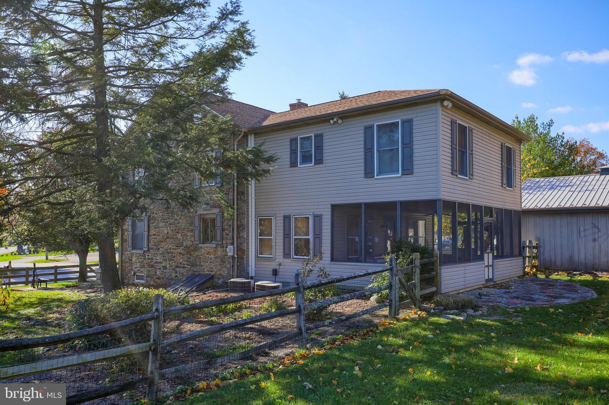 ROCKY RIDGE - Residential