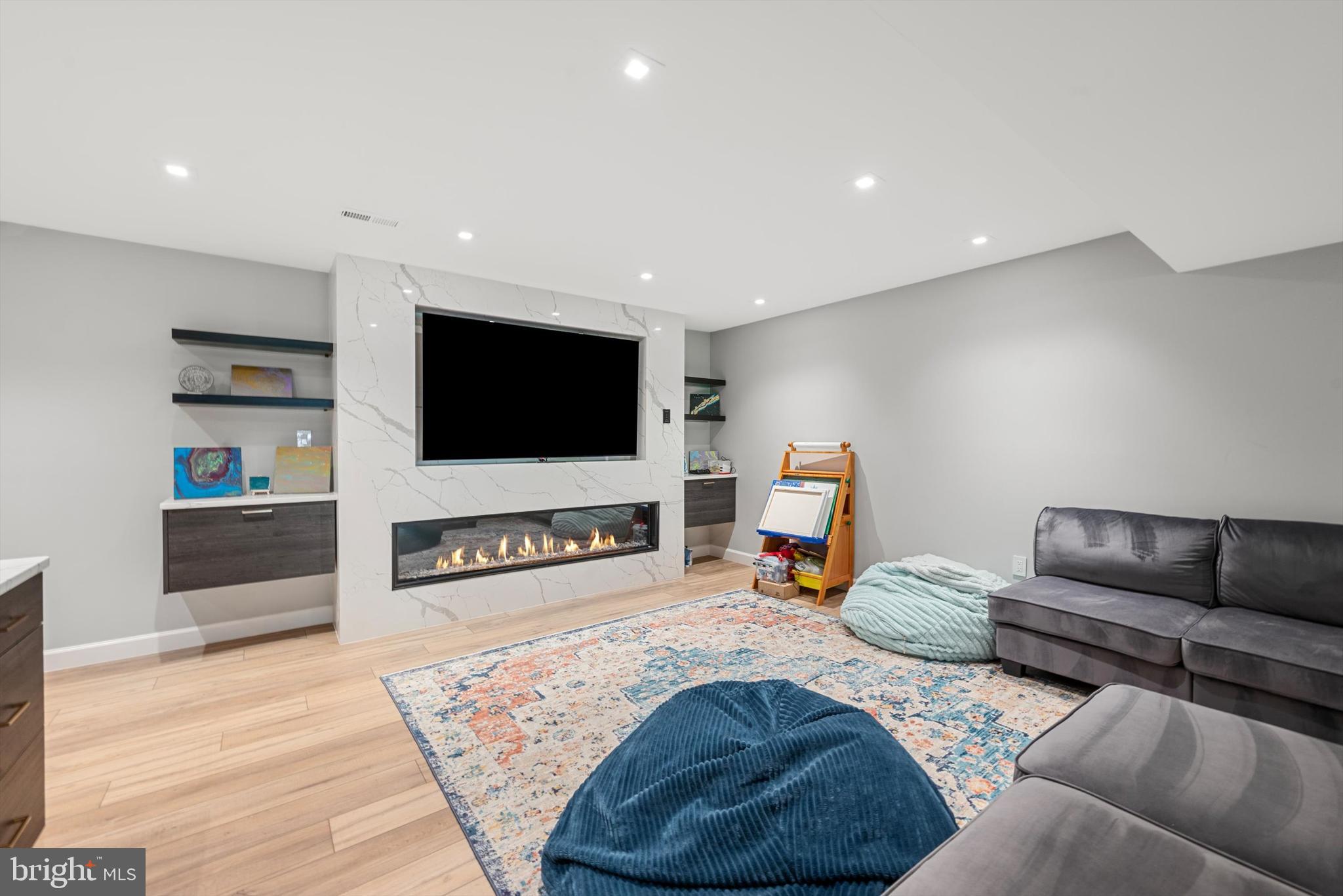 HENDERSON HILLS - Residential