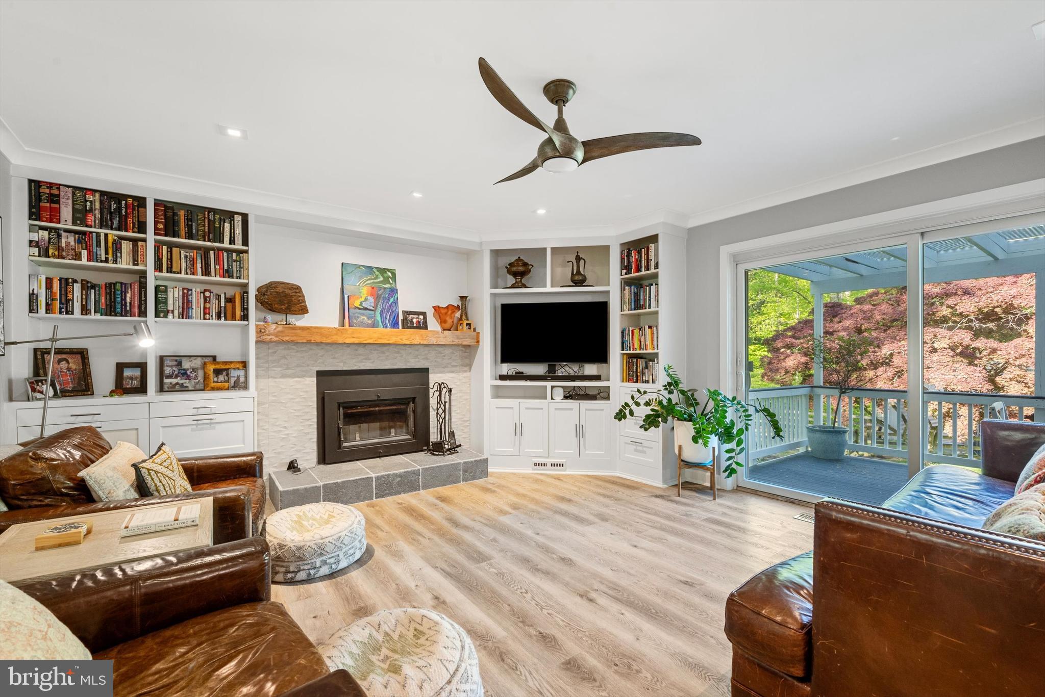 HENDERSON HILLS - Residential