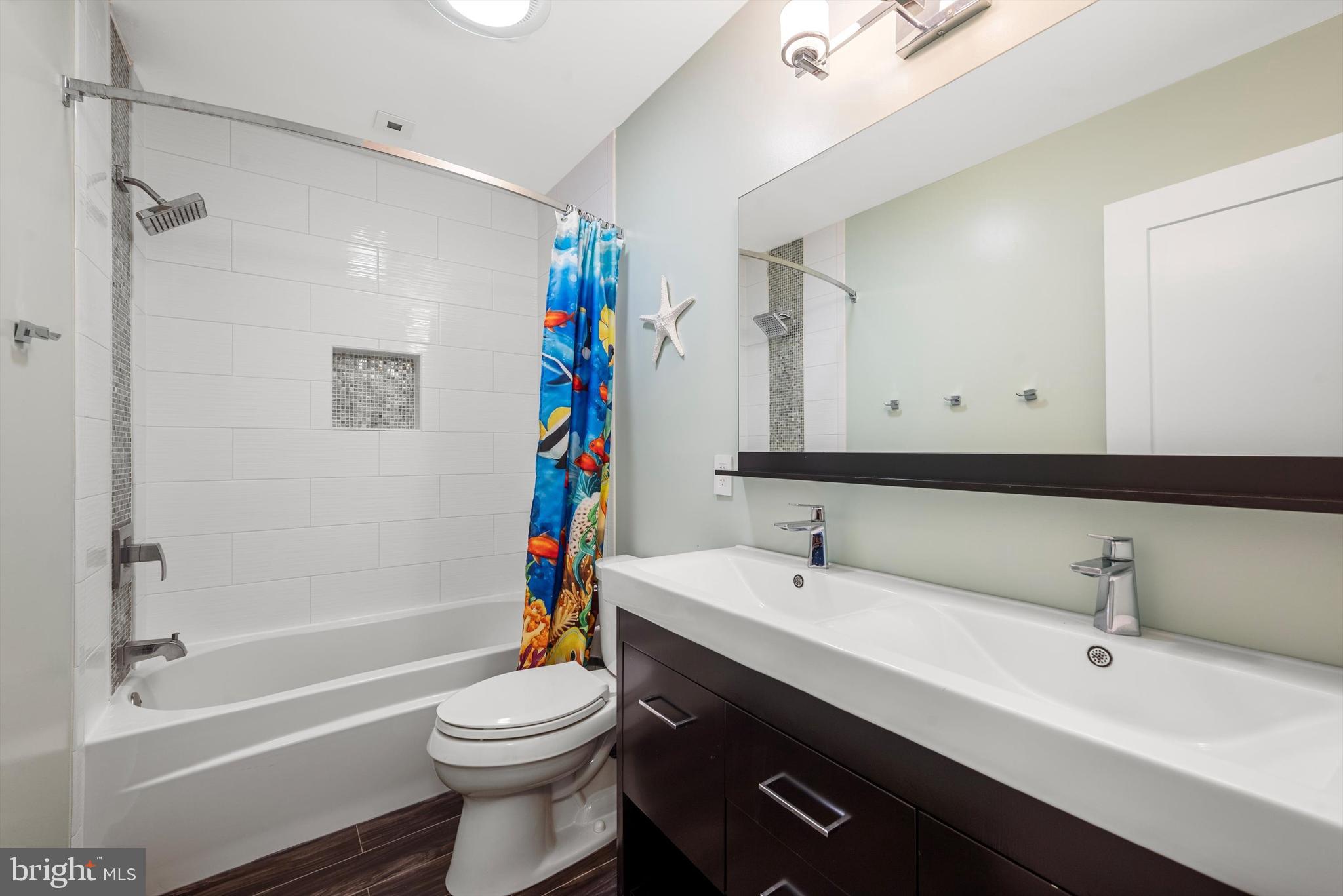 HENDERSON HILLS - Residential