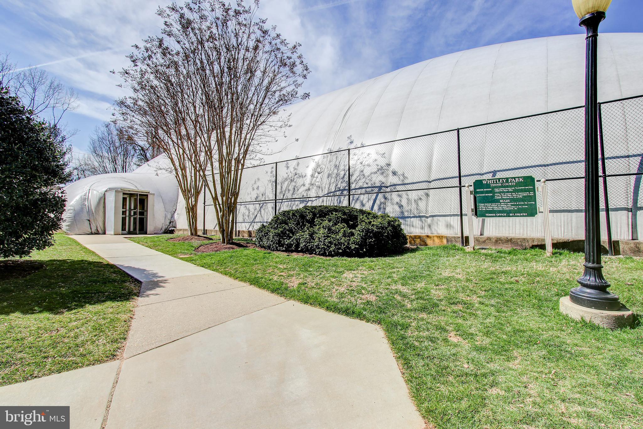 WHITLEY PARK CONDOMINIUM - Residential