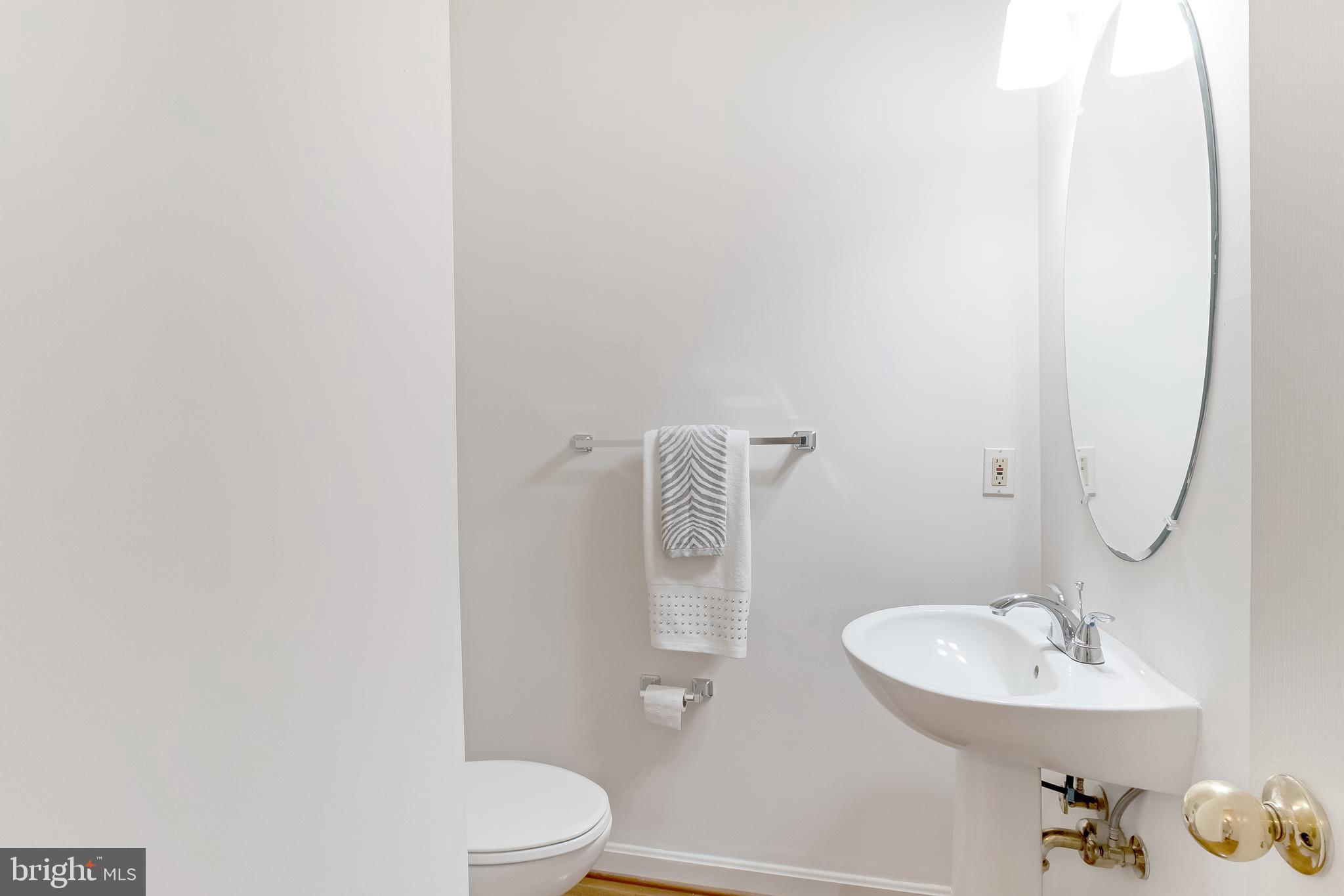 WHITLEY PARK CONDOMINIUM - Residential