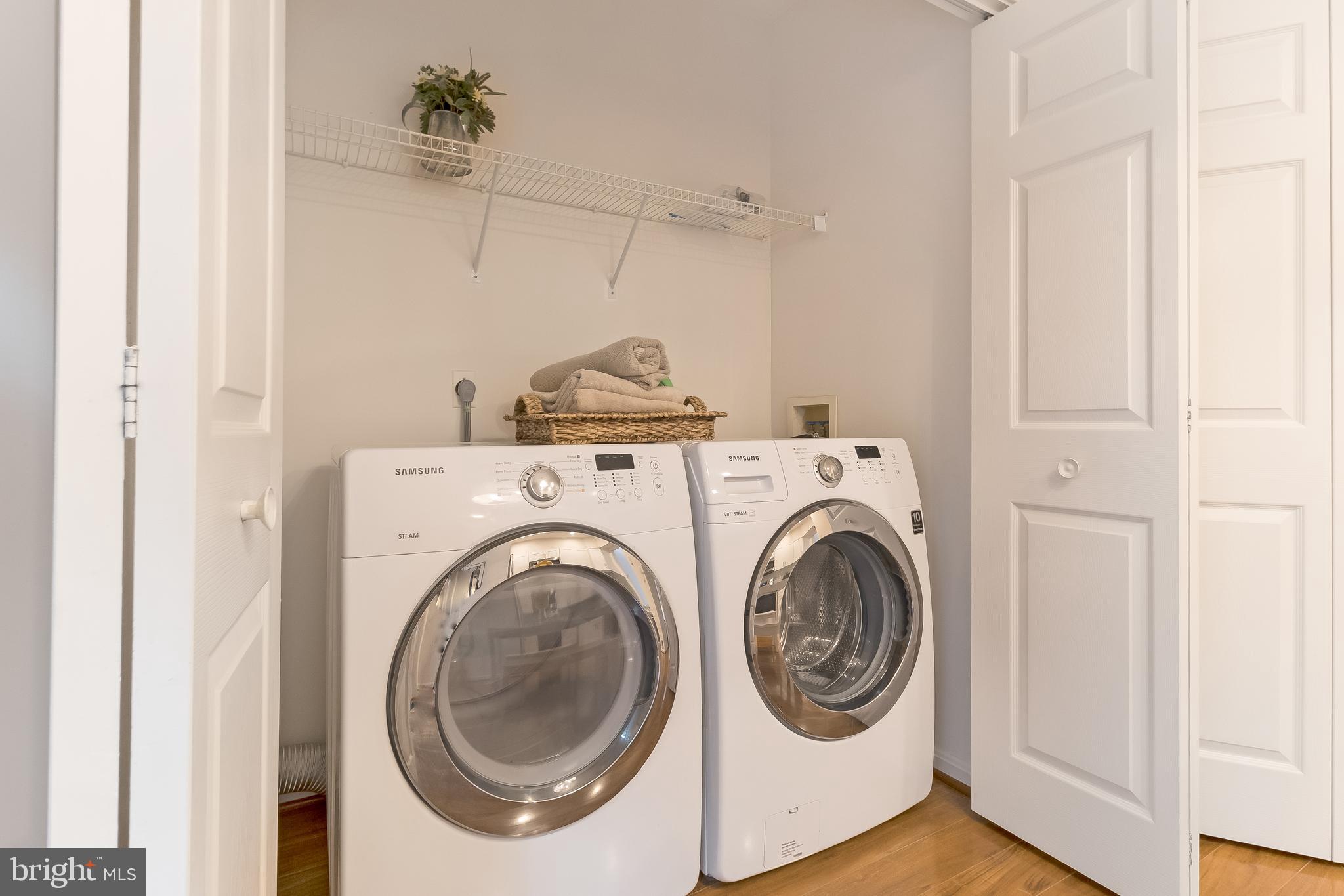 WHITLEY PARK CONDOMINIUM - Residential