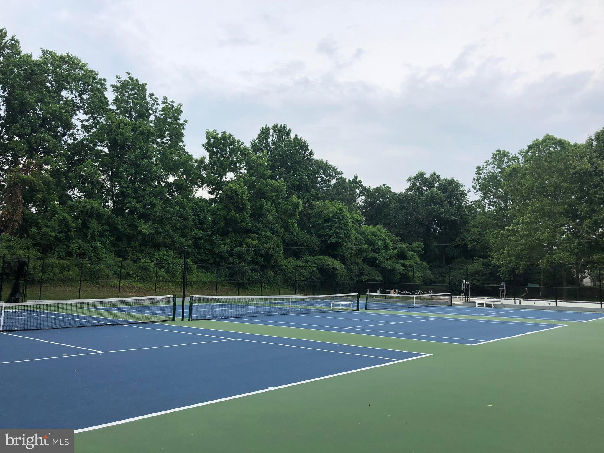 WHITLEY PARK CONDOMINIUM - Residential