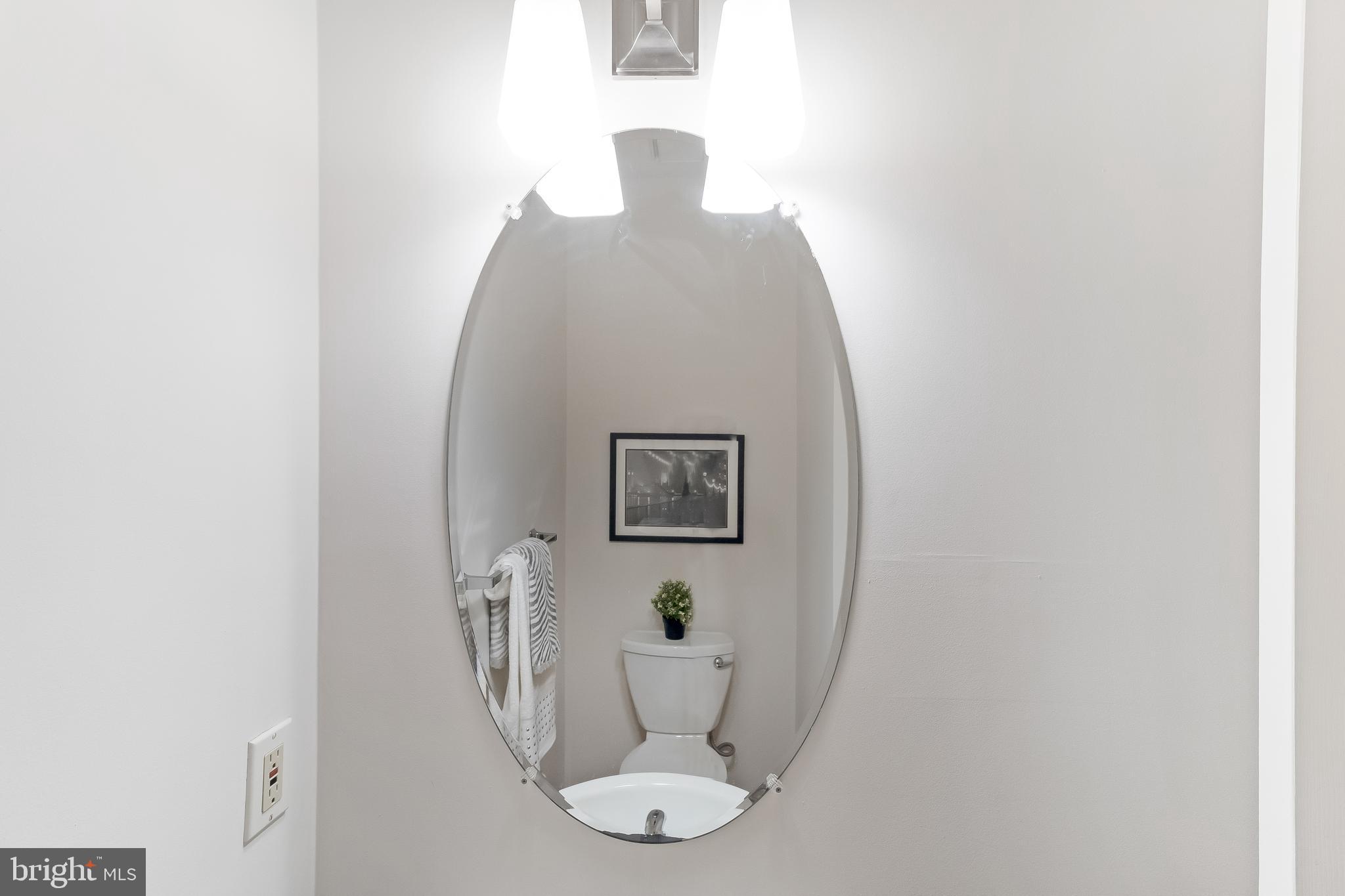 WHITLEY PARK CONDOMINIUM - Residential