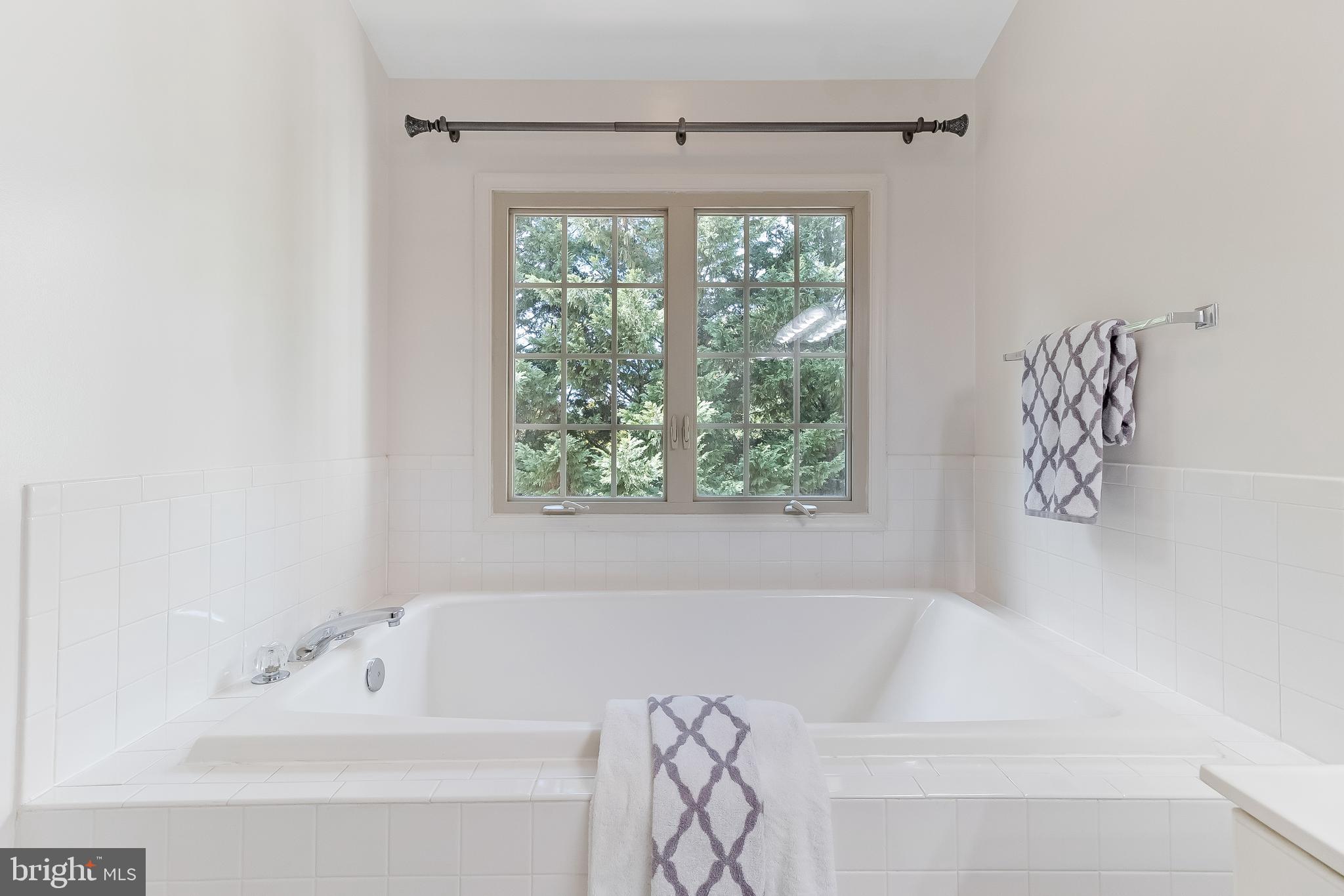 WHITLEY PARK CONDOMINIUM - Residential