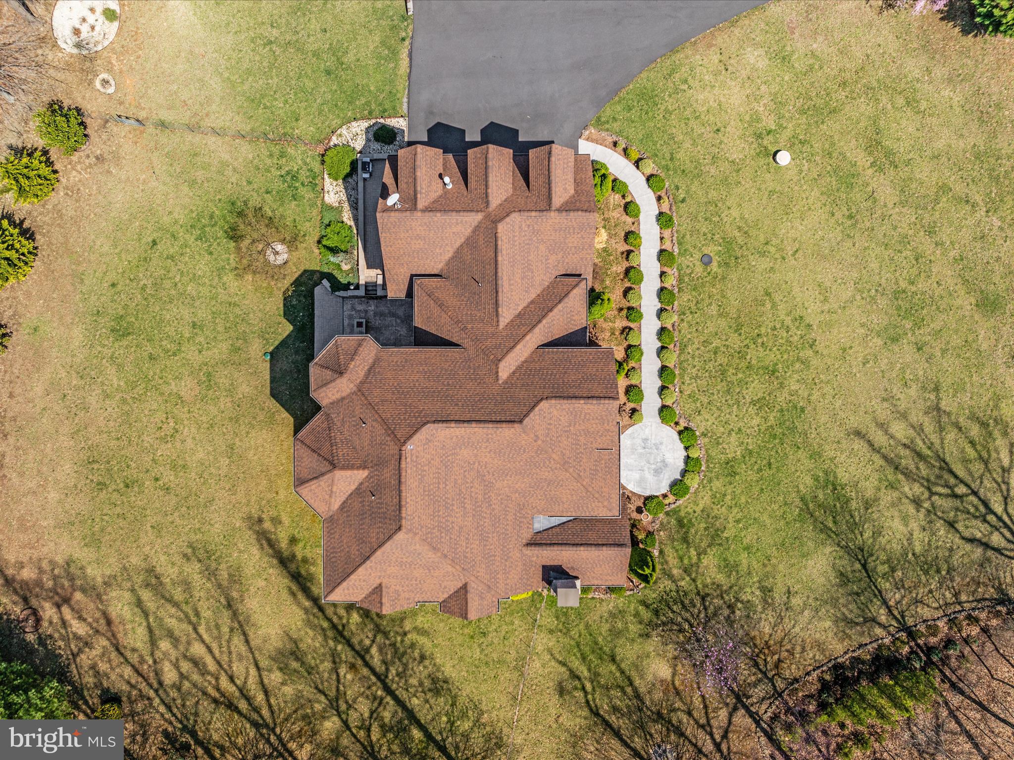 460 SOLITUDE LANE