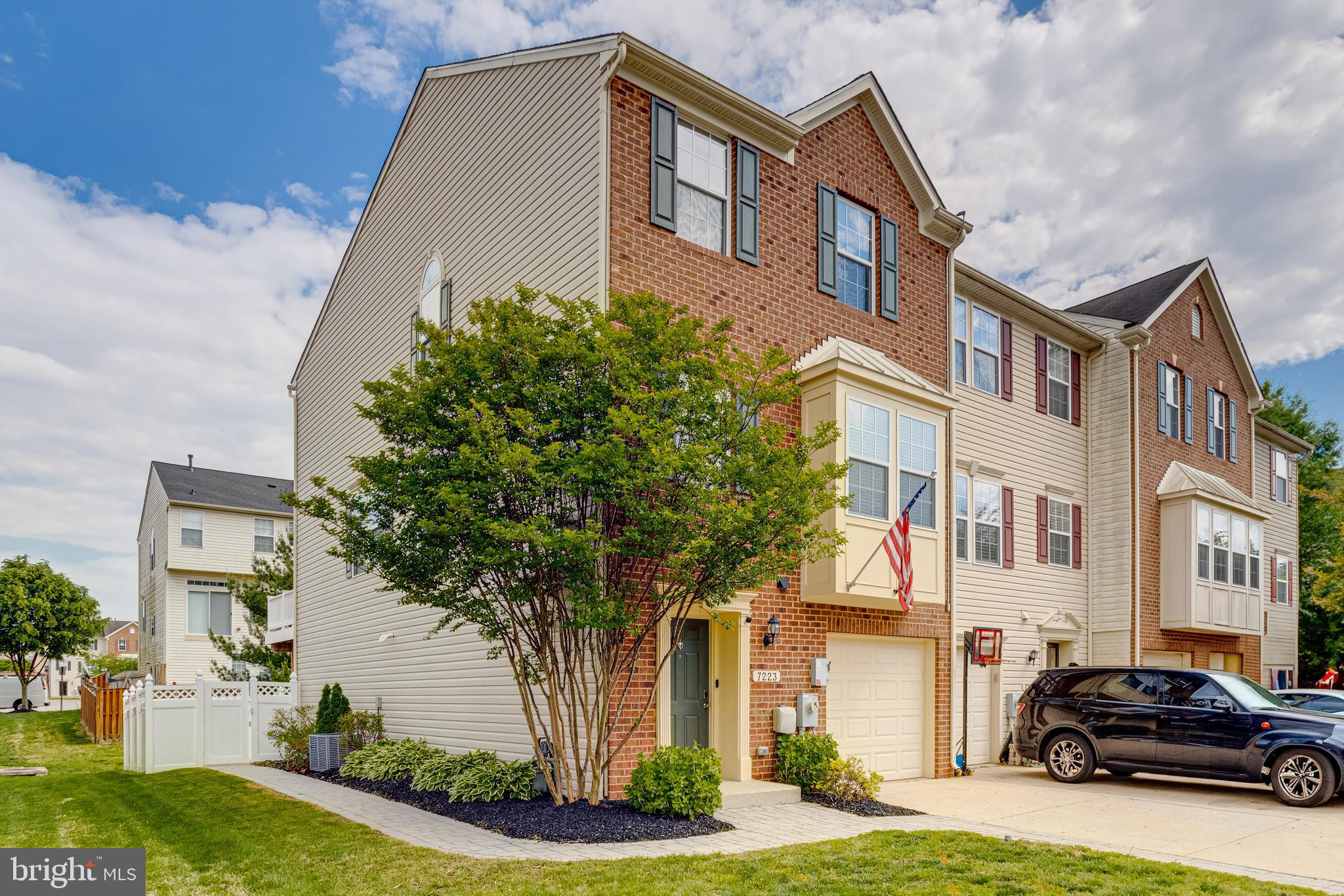 7223 MOCKINGBIRD CIRCLE