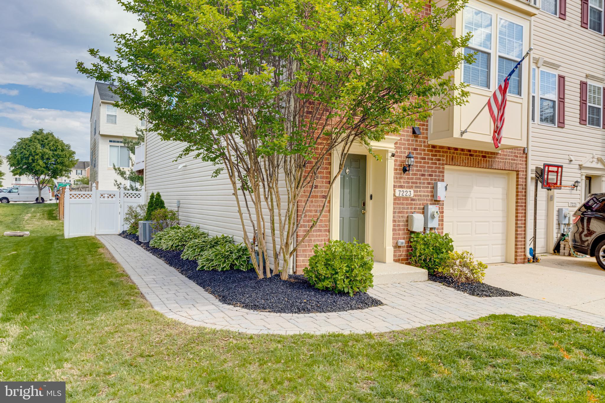 7223 MOCKINGBIRD CIRCLE
