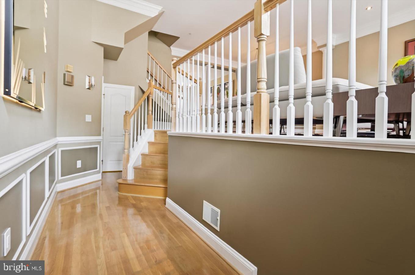 TOWER OAKS - Residential Lease