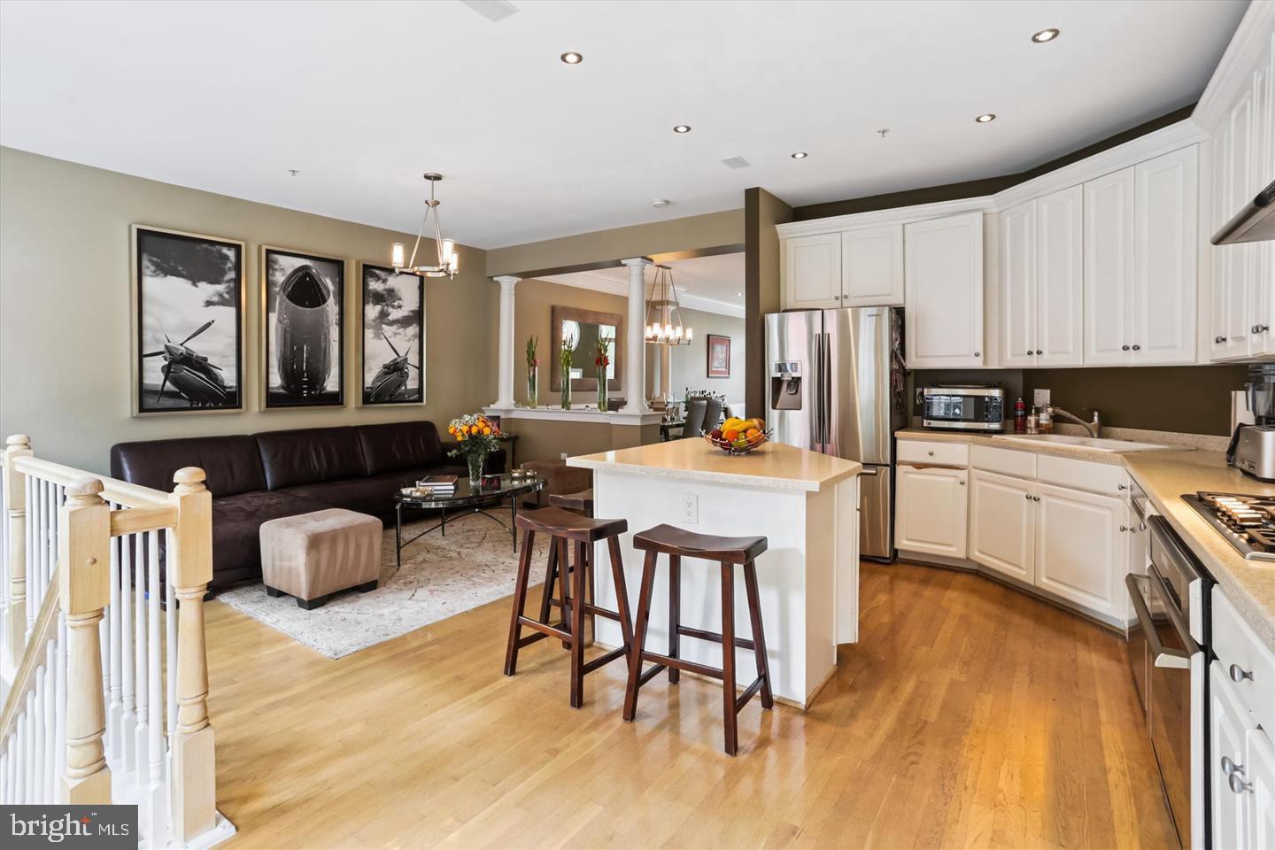 TOWER OAKS - Residential Lease