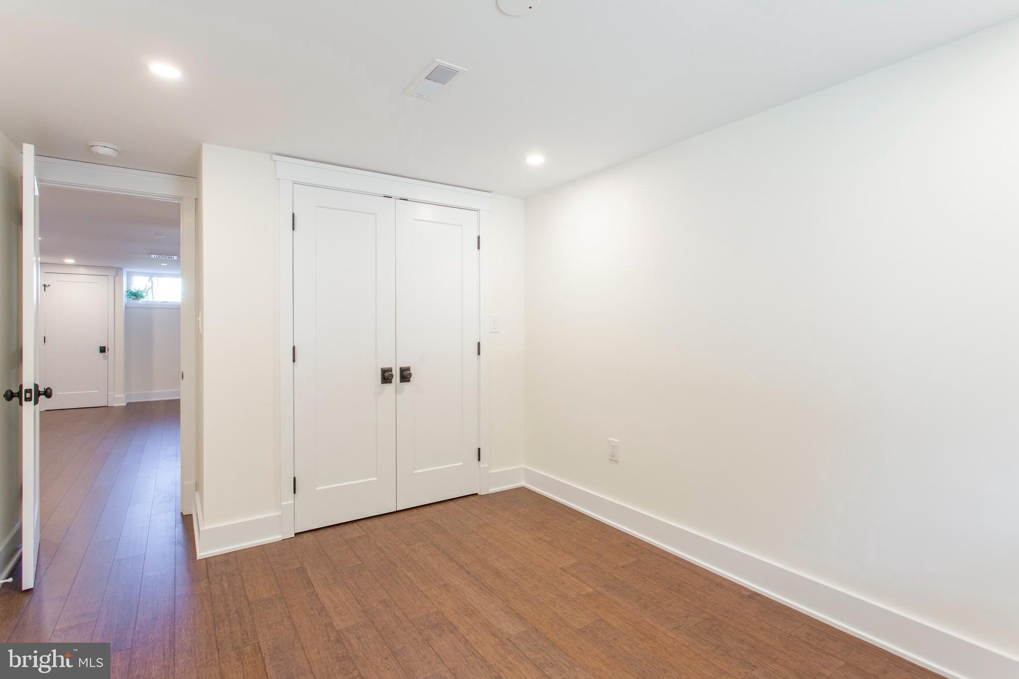 PACKER PARK - Residential Lease