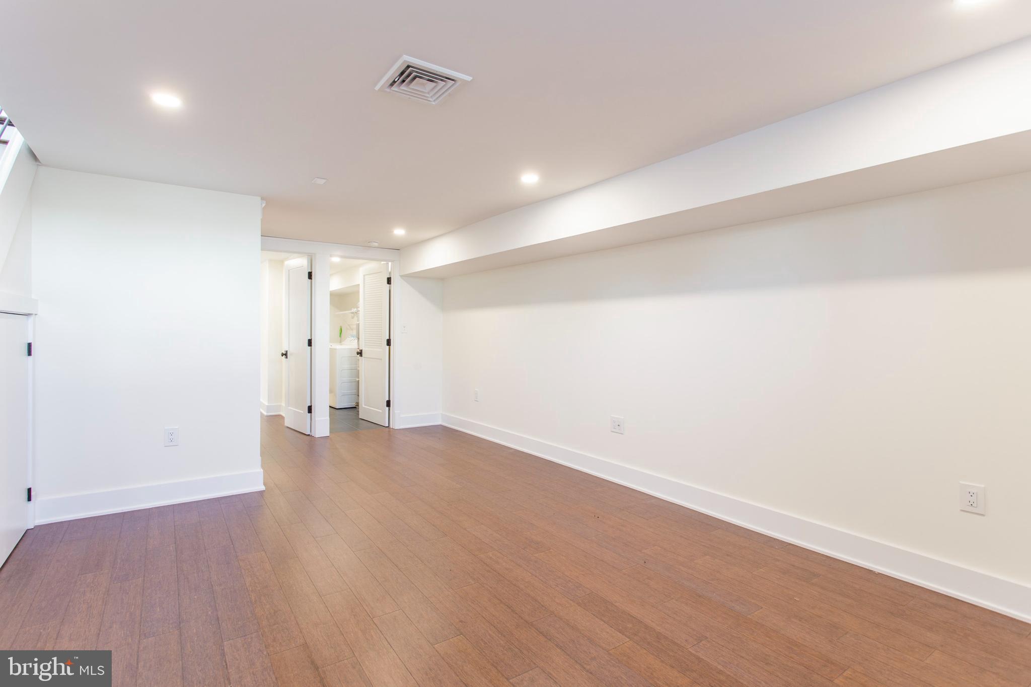 PACKER PARK - Residential Lease