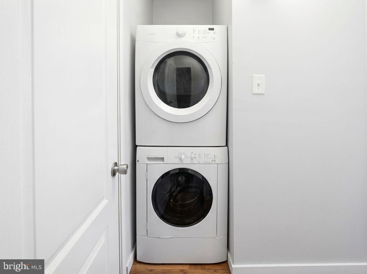 1525 W SEYBERT STREET A