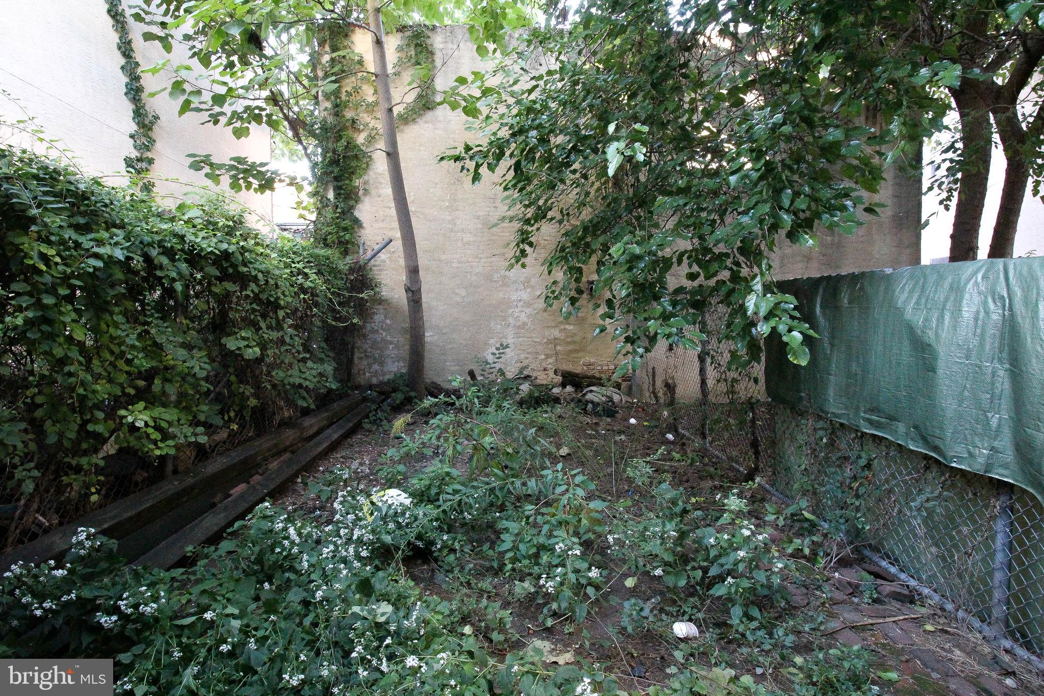 1525 W SEYBERT STREET A