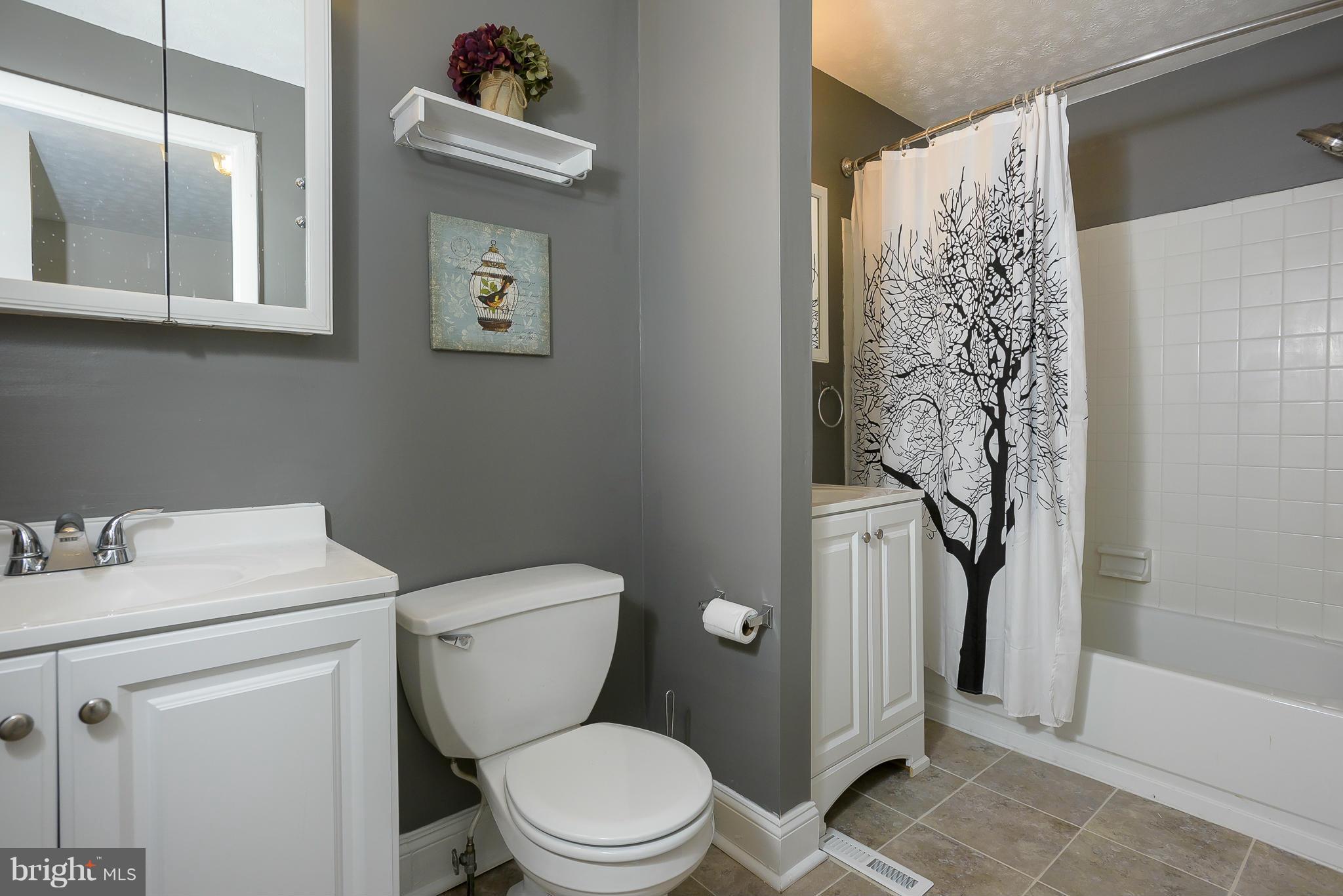 ELIZABETHS LANDING - Residential