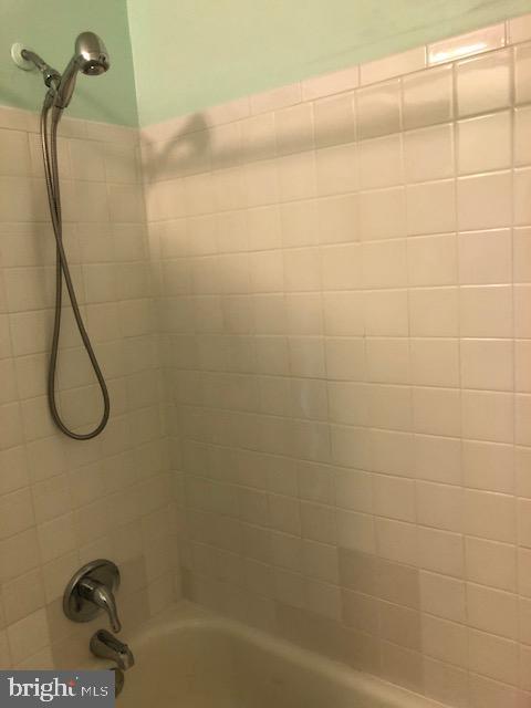 HIGHLANDS OF OLNEY - Residential Lease