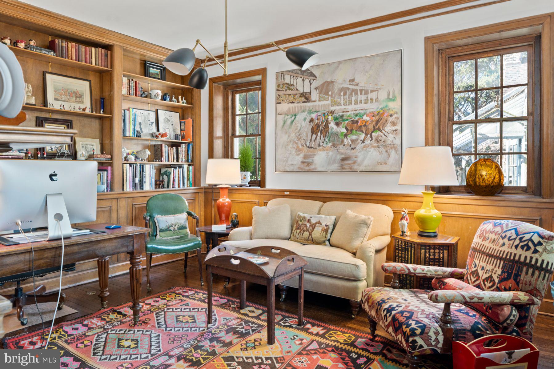CHESTNUT HILL - Residential