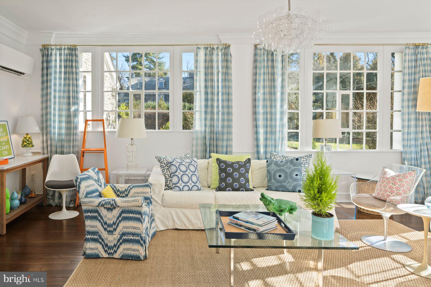CHESTNUT HILL - Residential