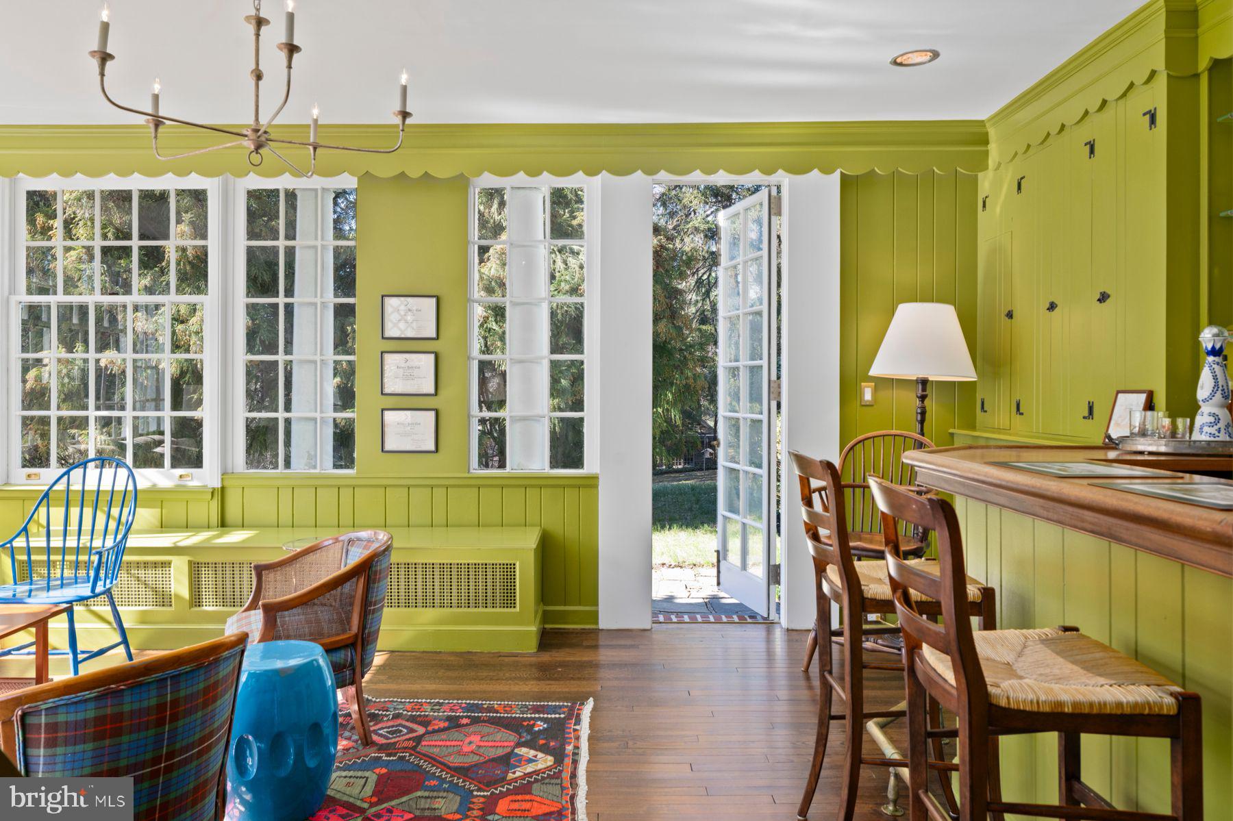 CHESTNUT HILL - Residential