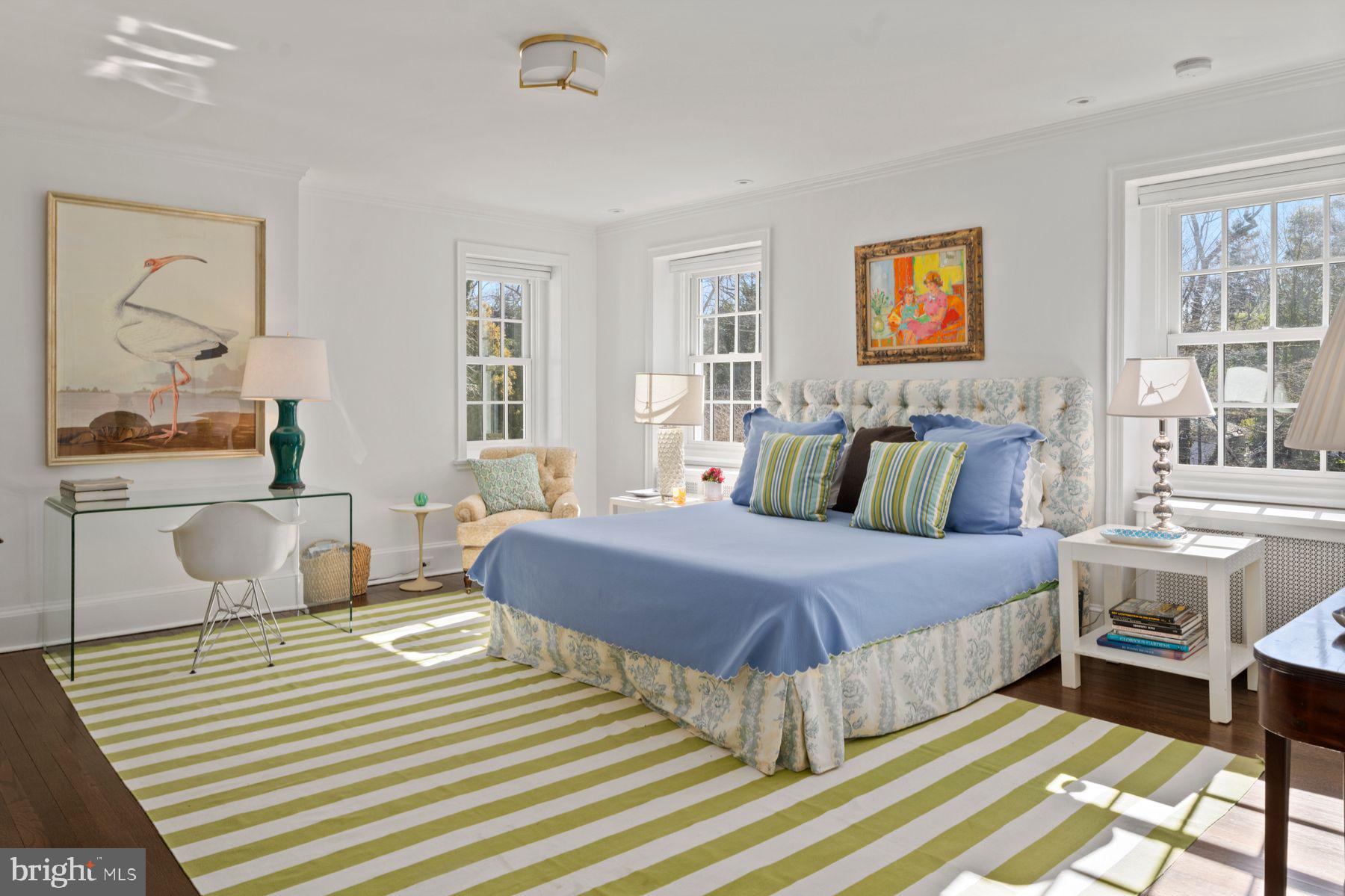 CHESTNUT HILL - Residential