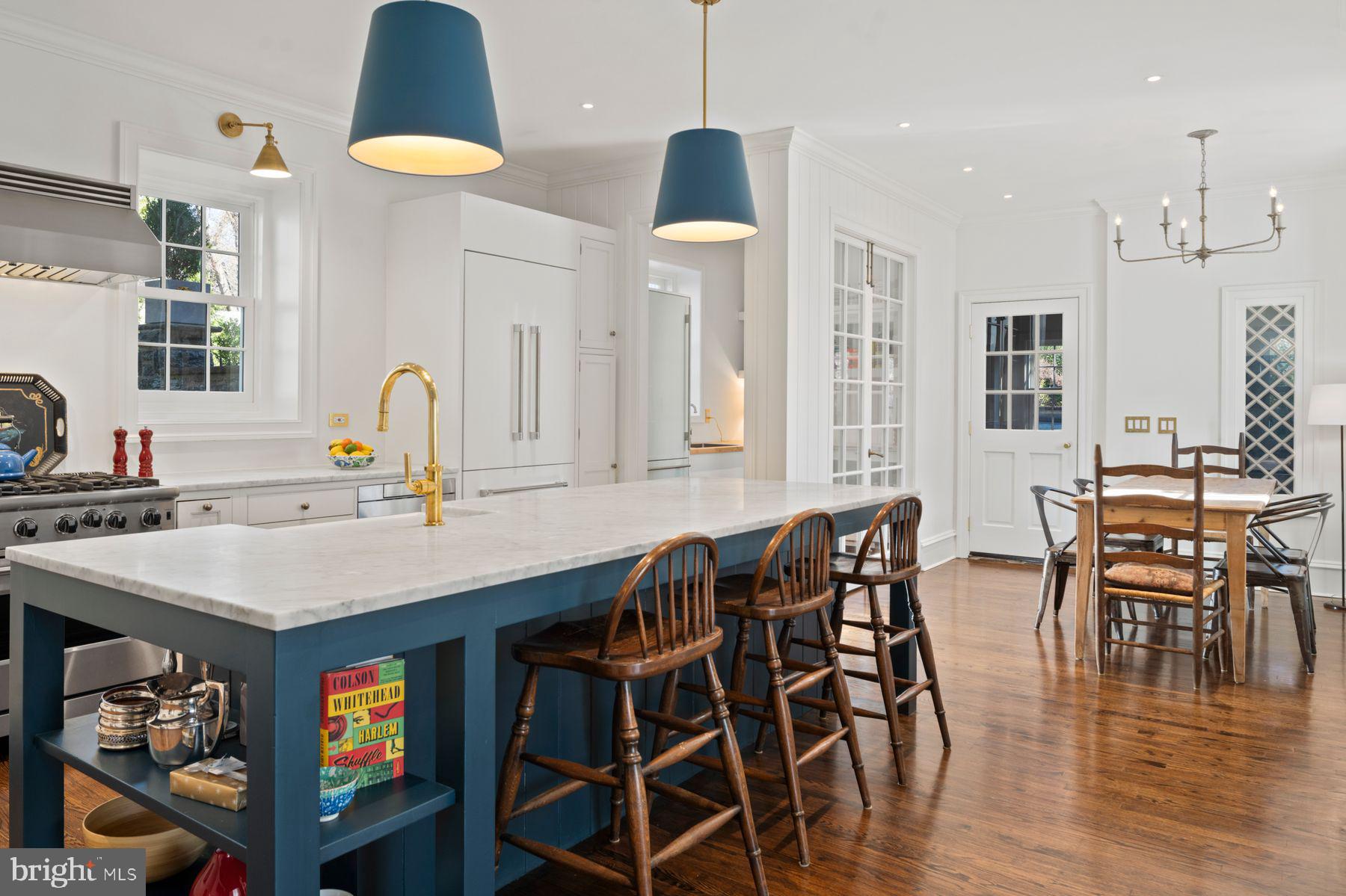 CHESTNUT HILL - Residential