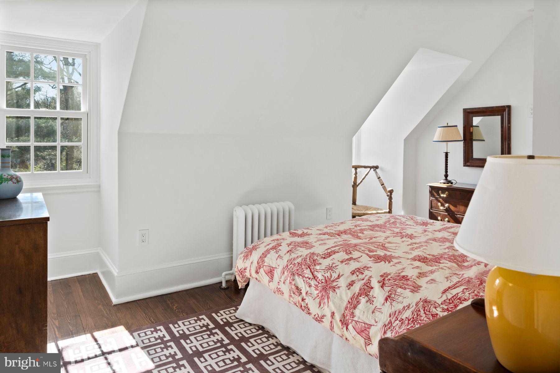 CHESTNUT HILL - Residential