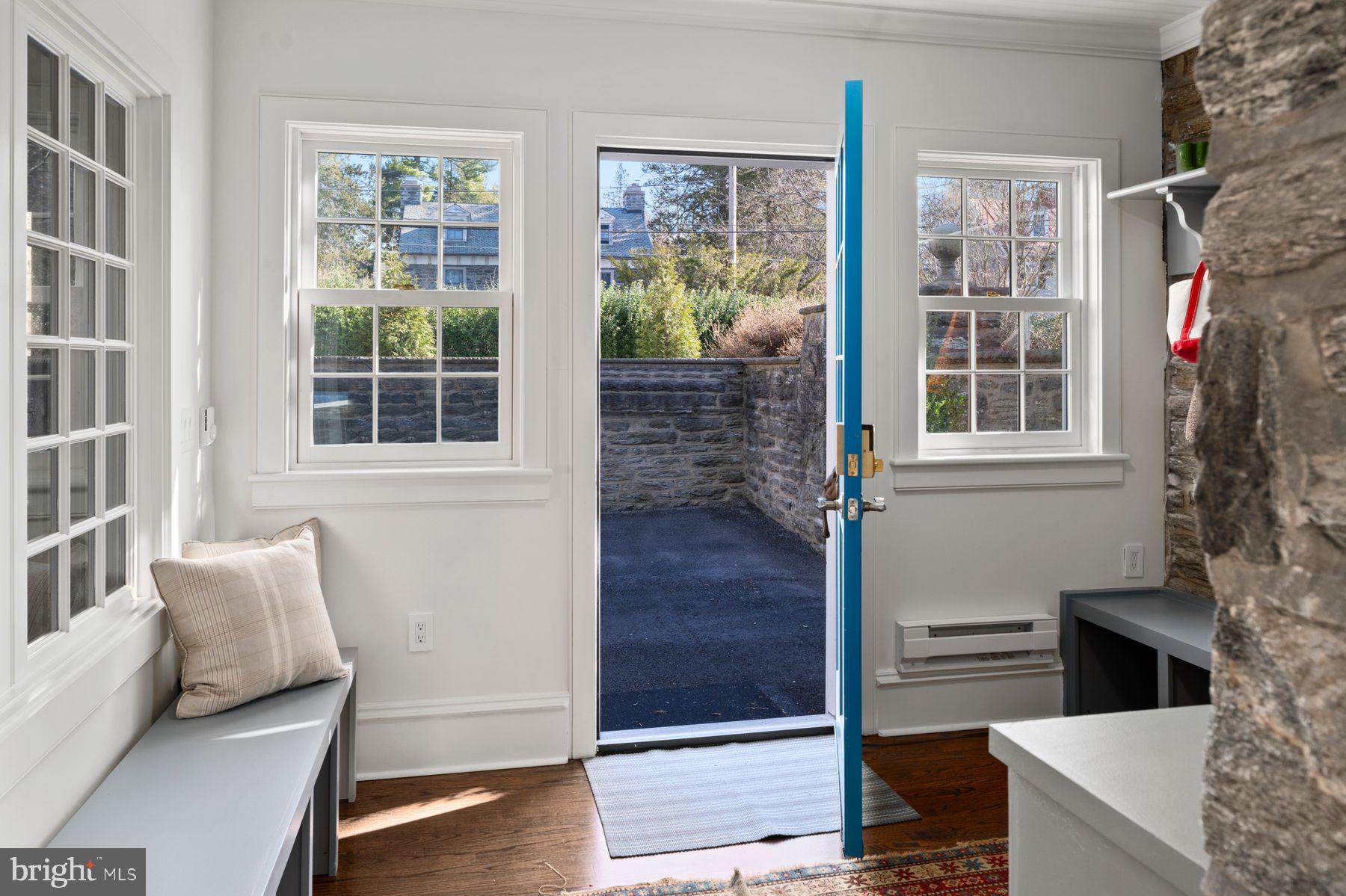 CHESTNUT HILL - Residential