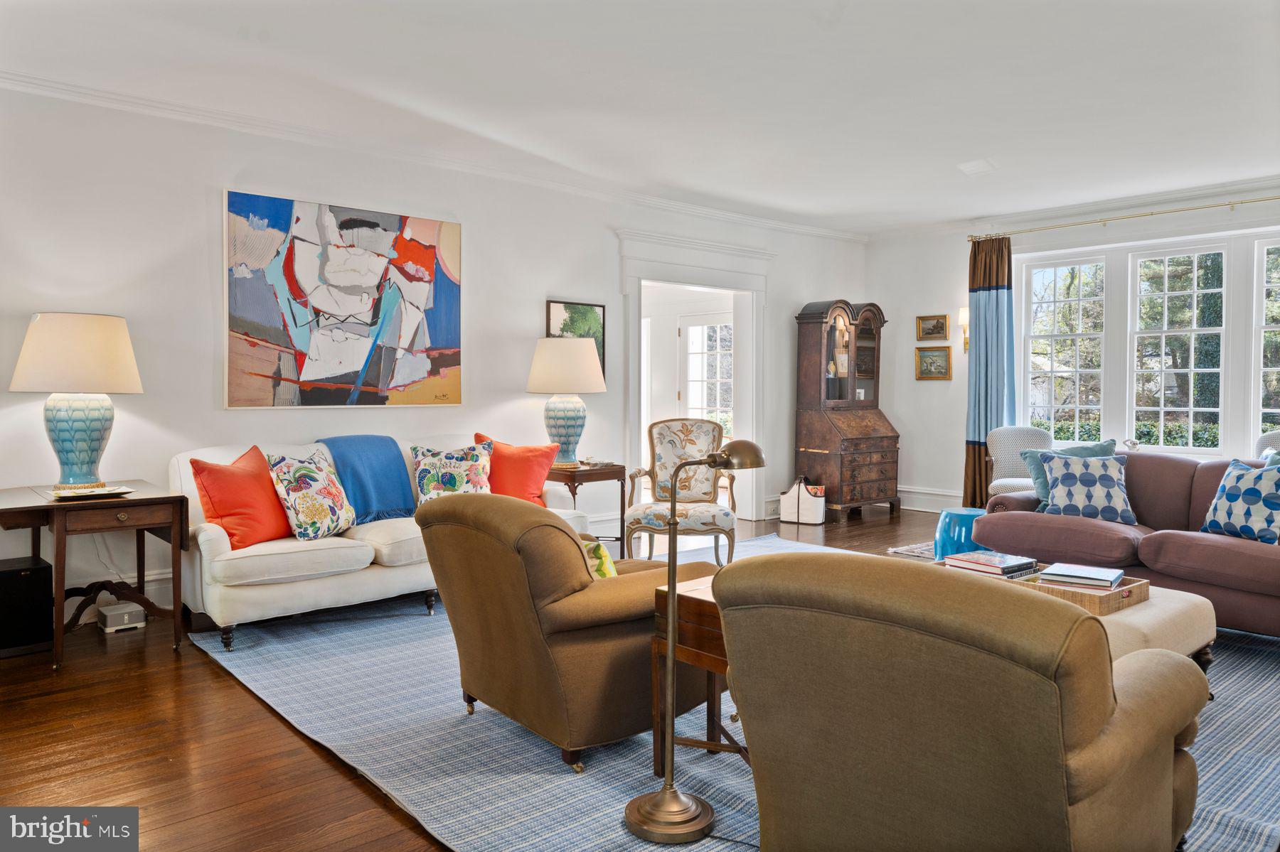 CHESTNUT HILL - Residential