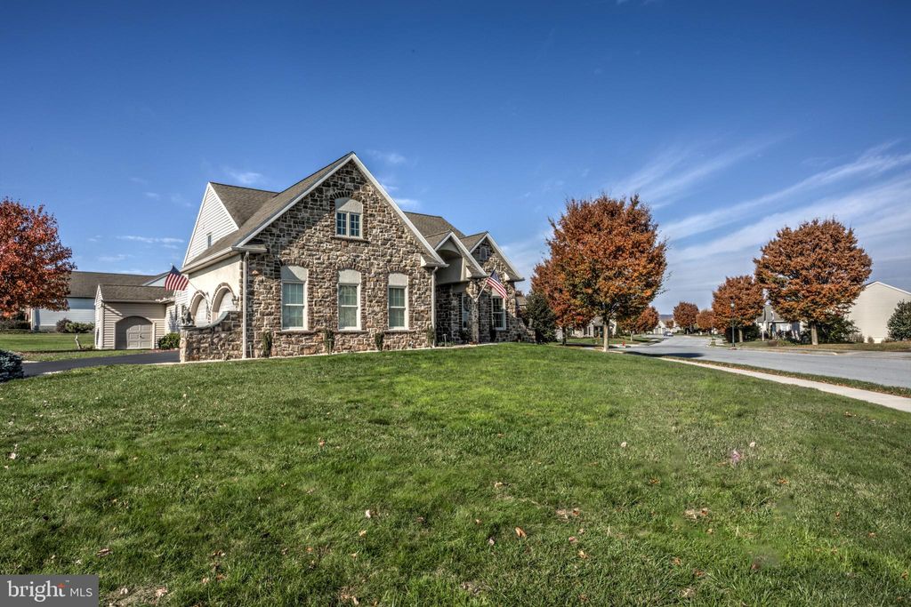 Photo of 761 Heather Ridge, Manheim, PA 17545 (MLS # PALA2043278)