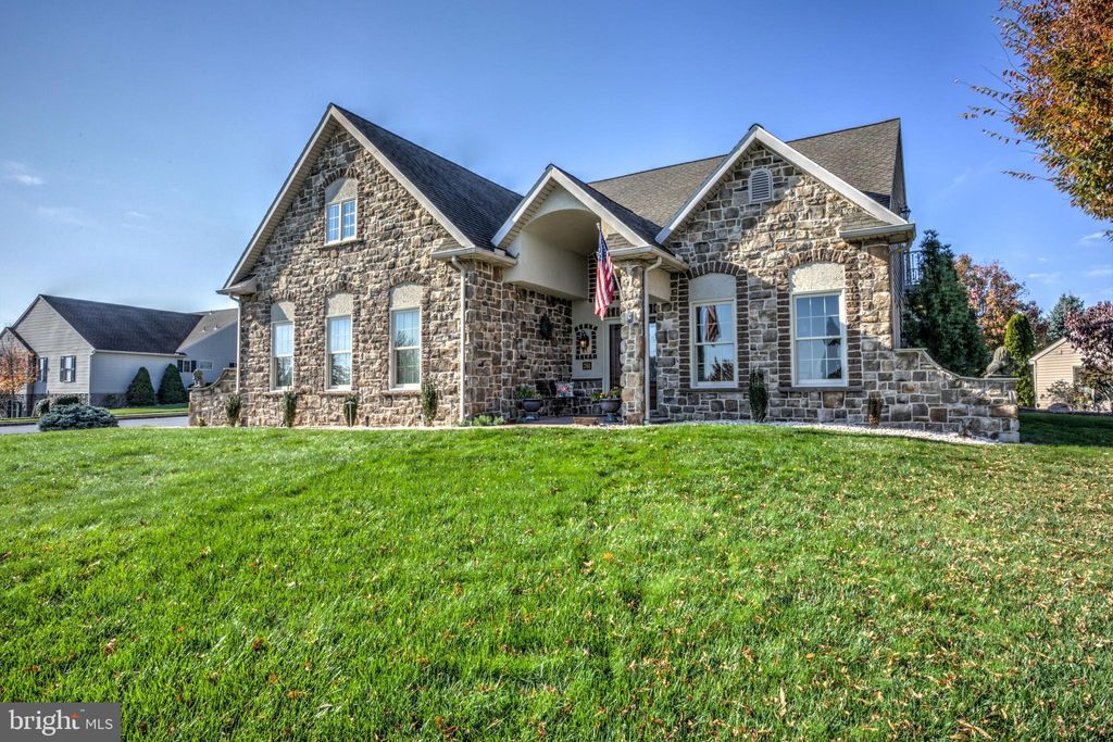 Photo of 761 Heather Ridge, Manheim, PA 17545 (MLS # PALA2043278)